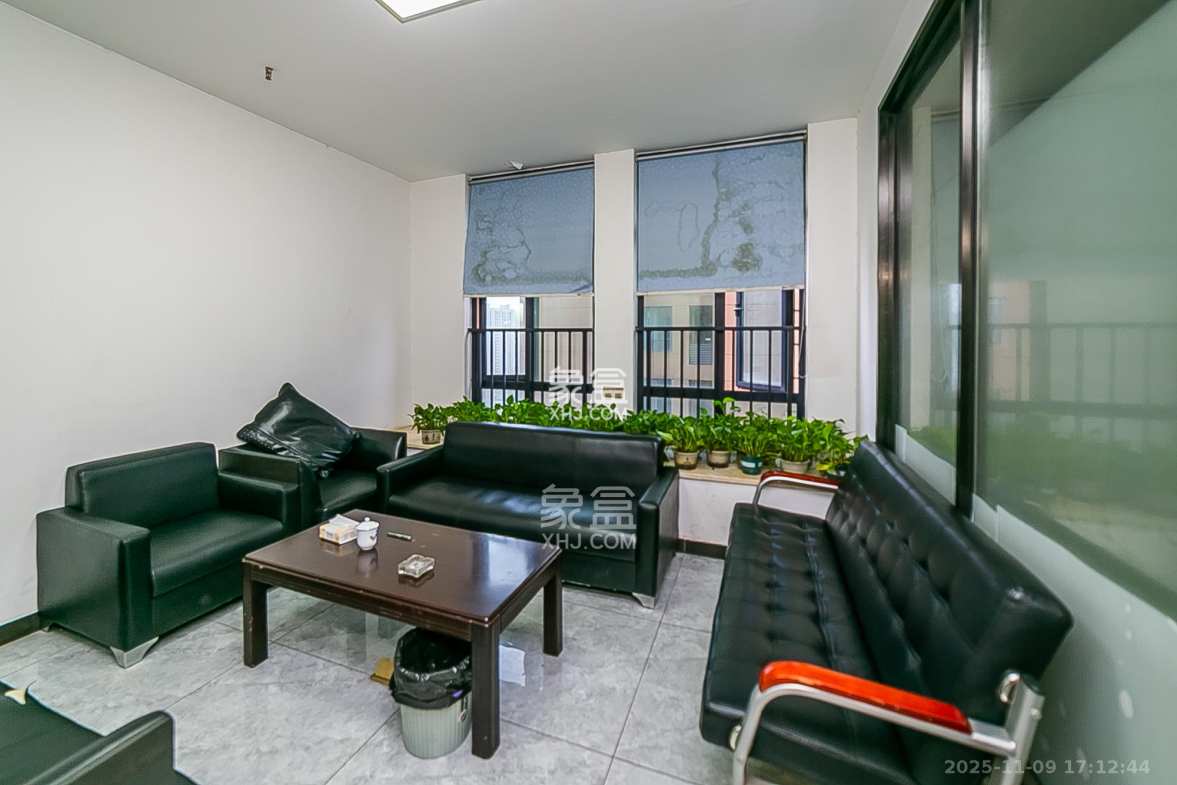 荣悦台 1室1厅1卫 36.1万 荣悦台 1室1厅1卫 36.1万卧室