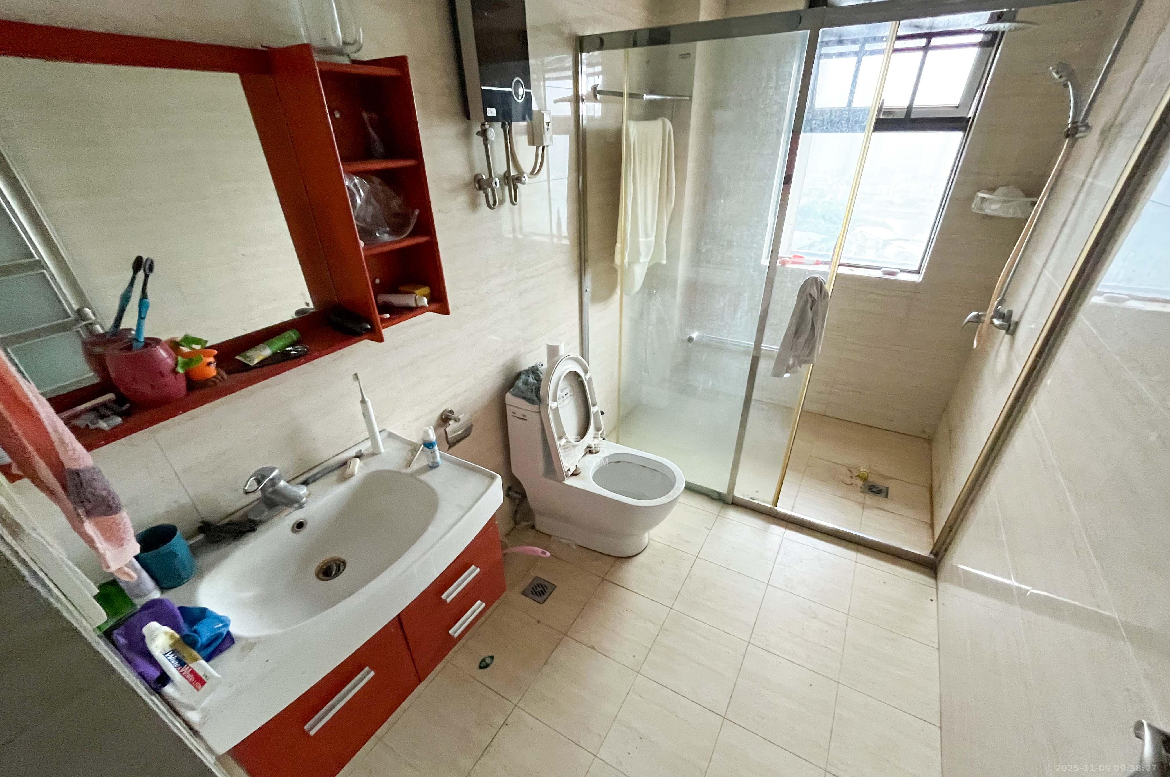 中海梅溪湖壹号 3室2厅2卫 195.0万 中海梅溪湖壹号 3室2厅2卫 195.0万卫生间