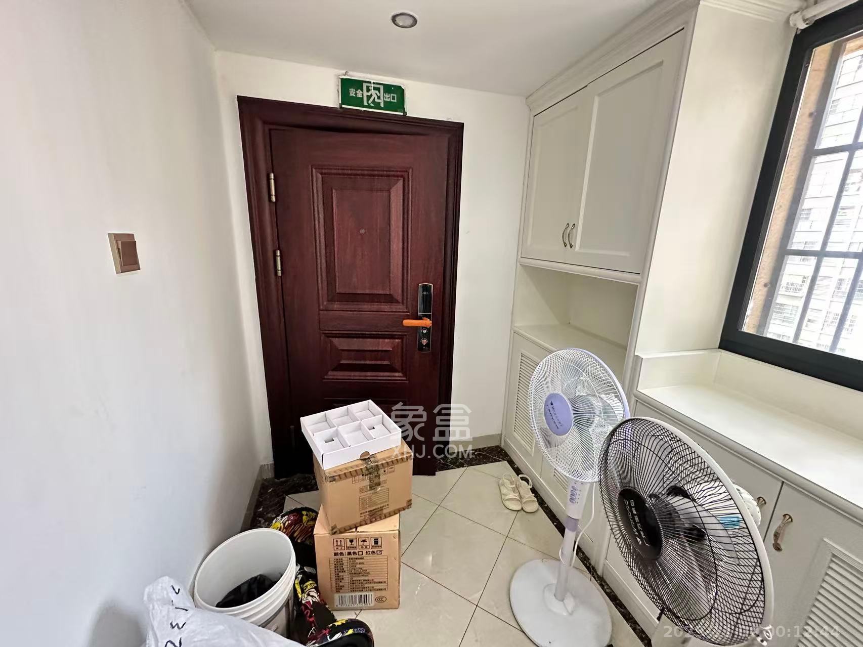 天麓尚层 3室2厅2卫 2400.0元/月 天麓尚层 3室2厅2卫 2400.0元/月室内图