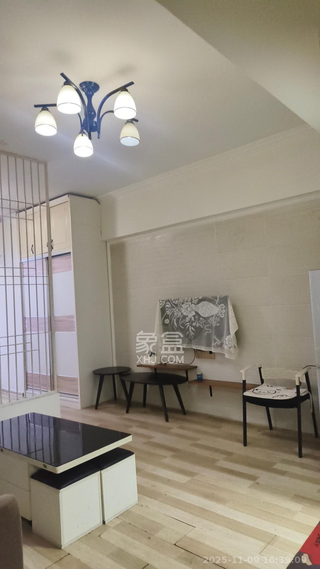 恒大金都（华瑞金都）  1室1厅1卫    1800.0元/月室内图