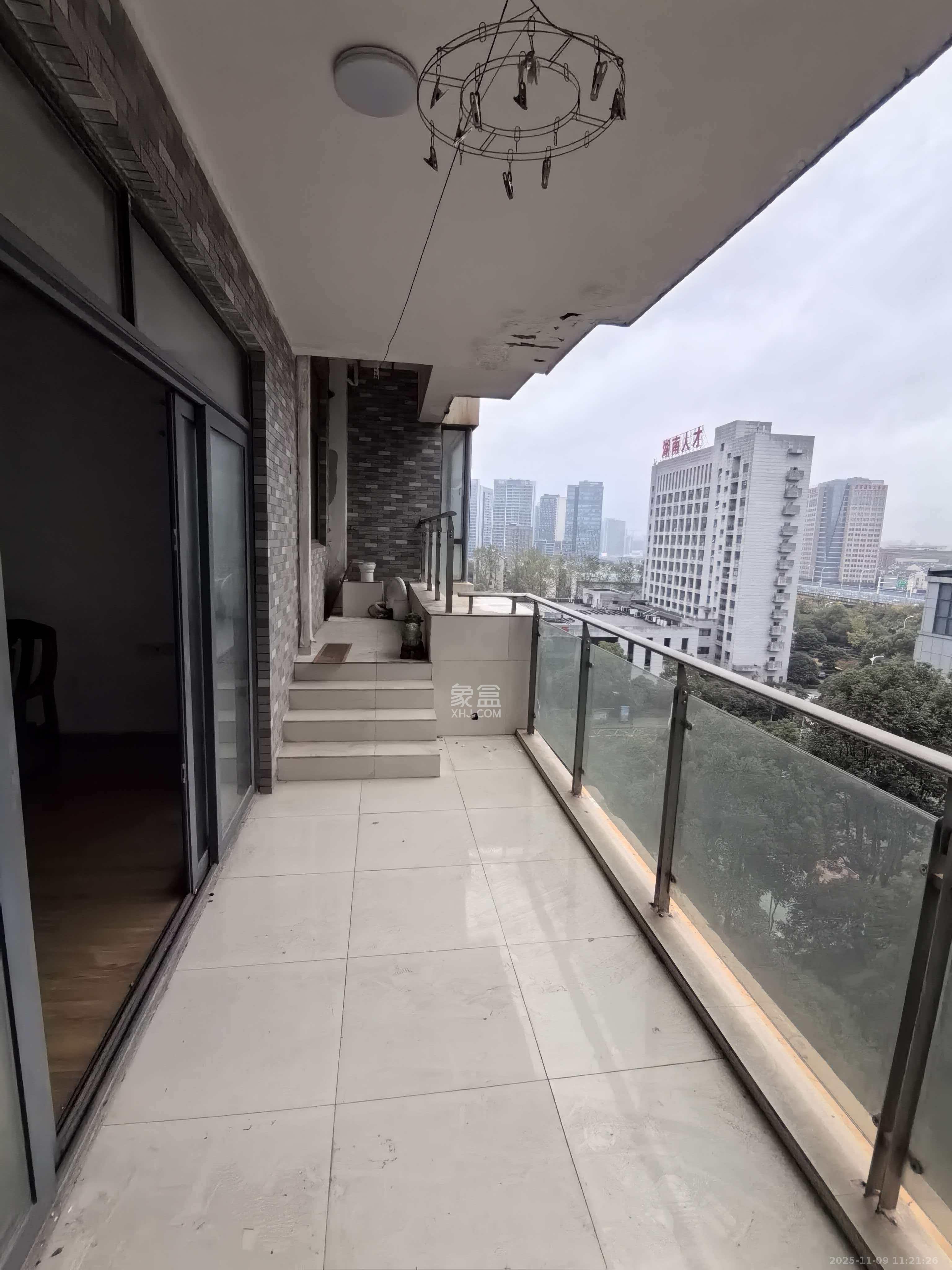 梦网景园 4室2厅2卫 3400.0元/月 梦网景园 4室2厅2卫 3400.0元/月室内图