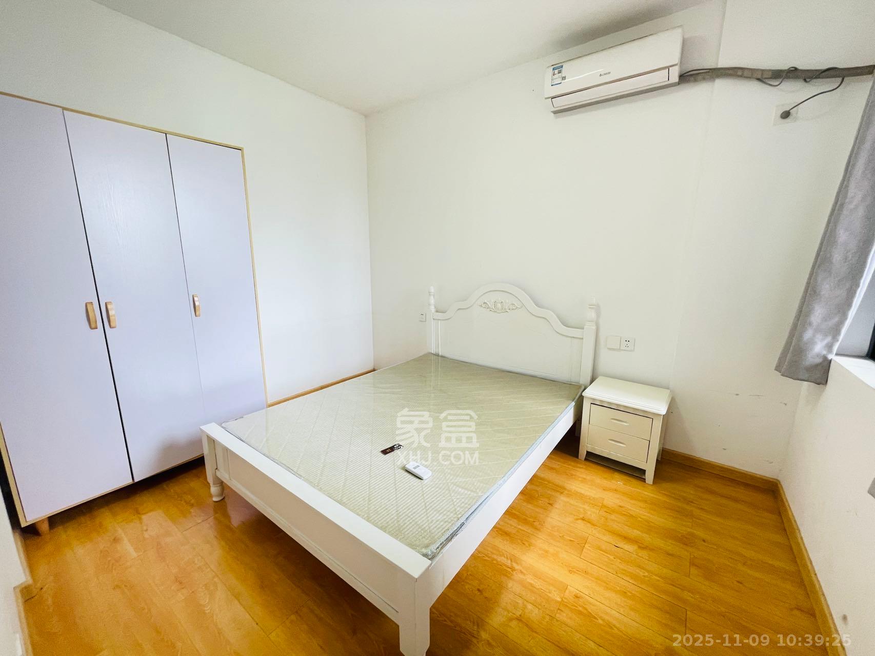 半山壹号  2室2厅1卫    2400.0元/月室内图