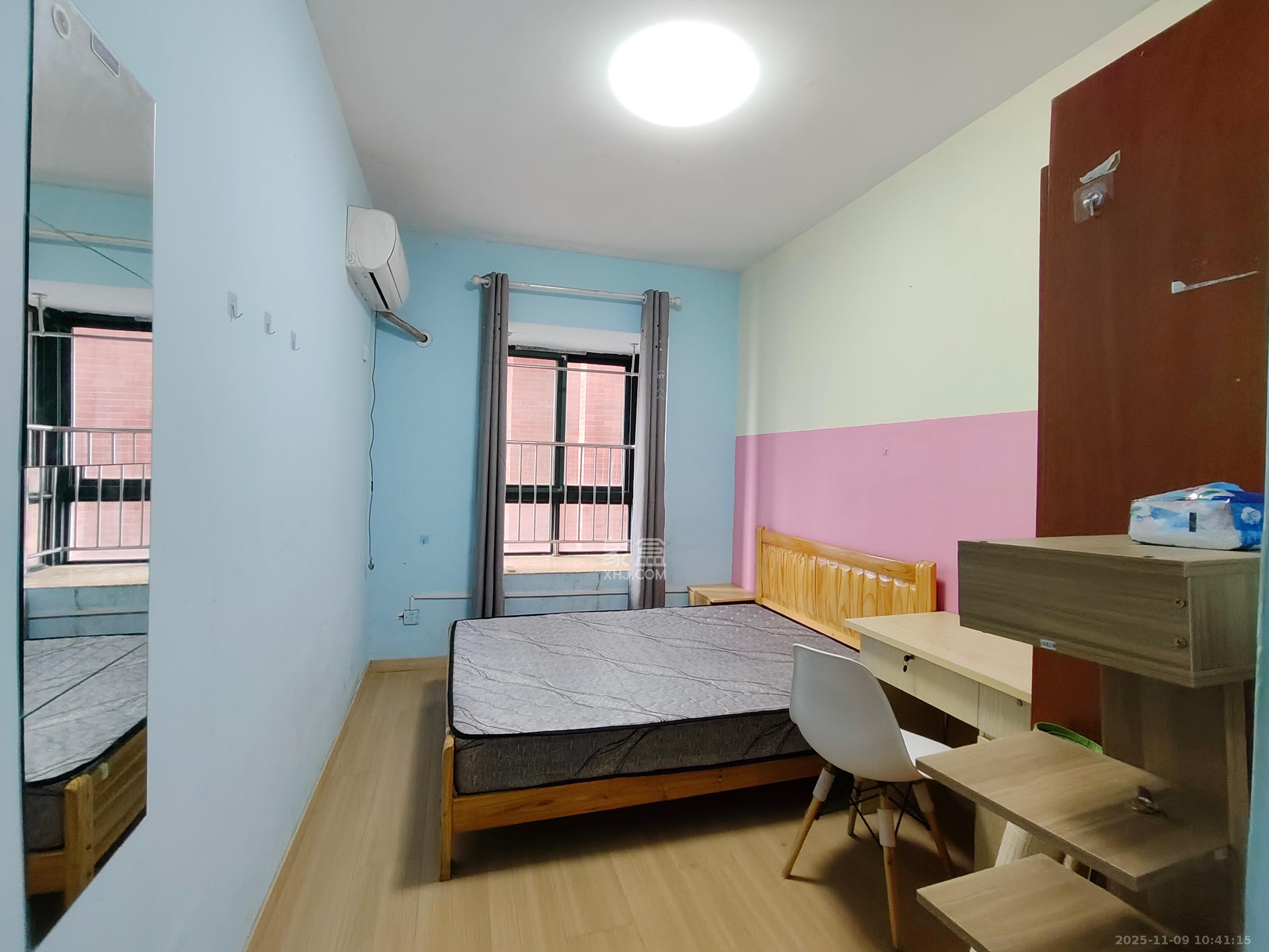 东玺门  4室1厅2卫    2600.0元/月室内图