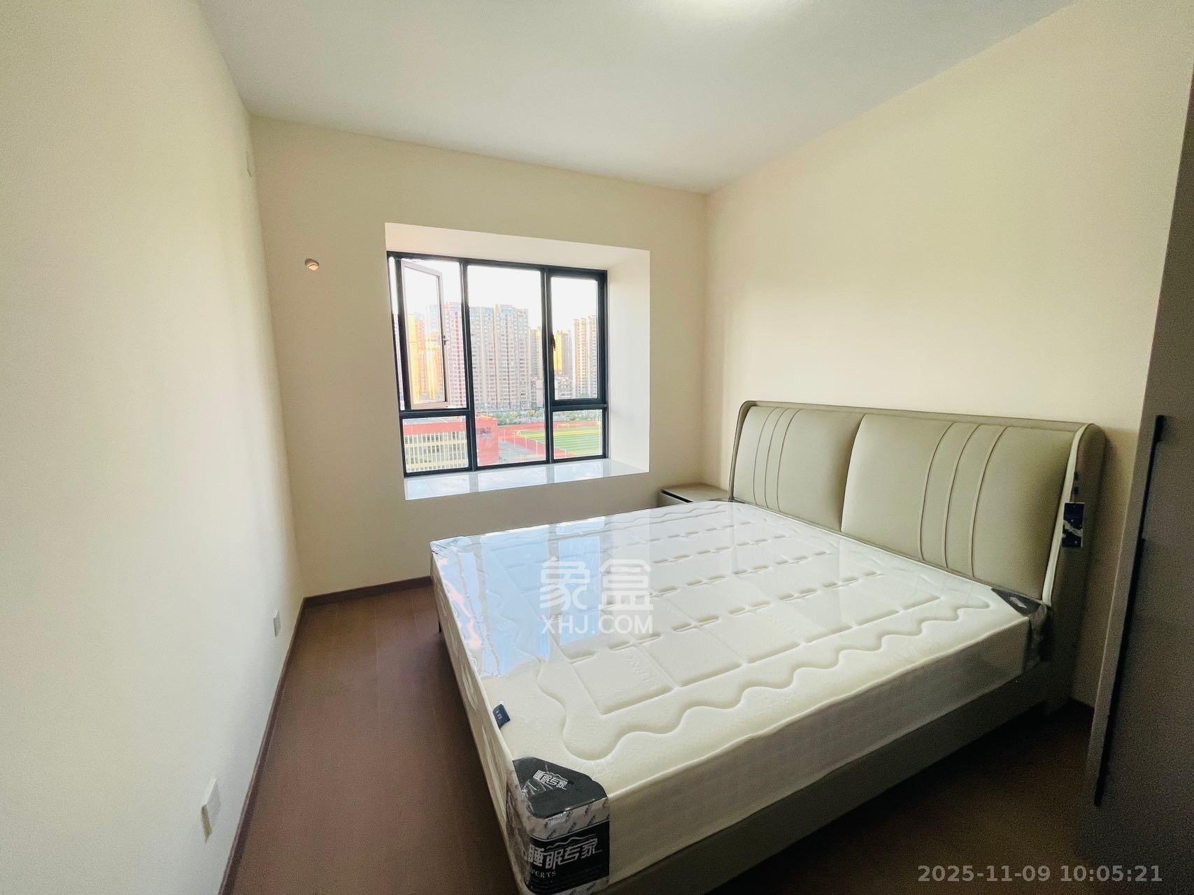 金石蓉园  4室2厅2卫    3200.0元/月室内图