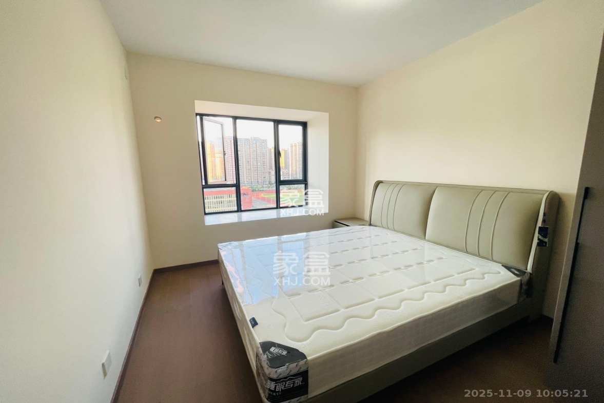 金石蓉园 4室2厅2卫 3200.0元/月 金石蓉园 4室2厅2卫 3200.0元/月室内图