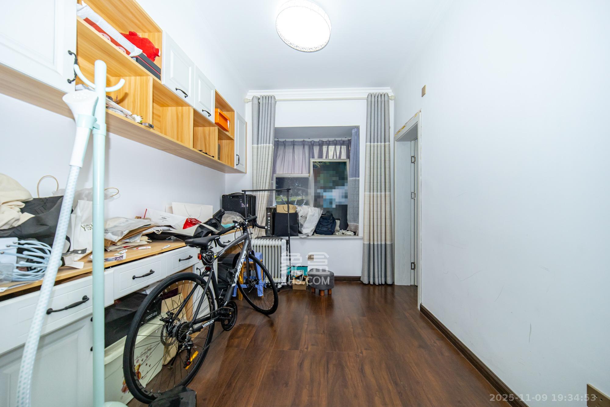 时代星城  4室2厅2卫    78.8万卧室