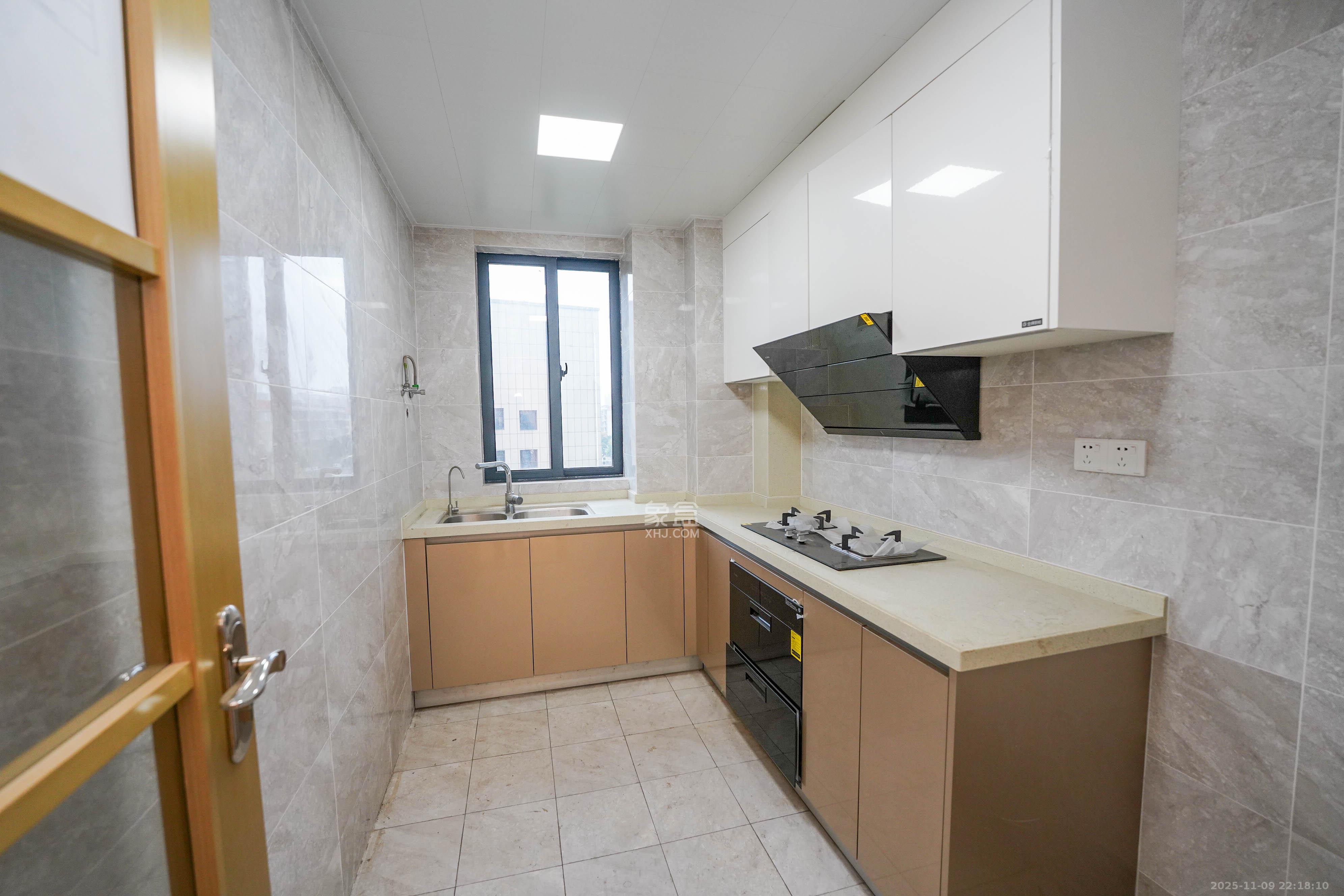 中建璟和城 3室2厅2卫 88.0万 中建璟和城 3室2厅2卫 88.0万厨房