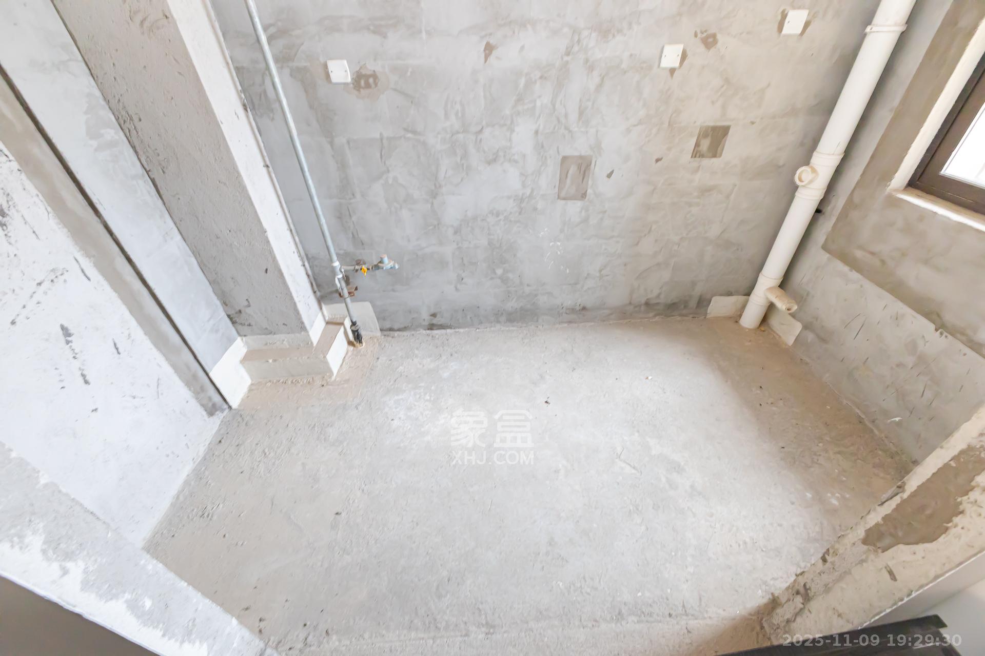 龙湖璟宸原著（龙湖紫宸）  4室2厅2卫    98.0万厨房