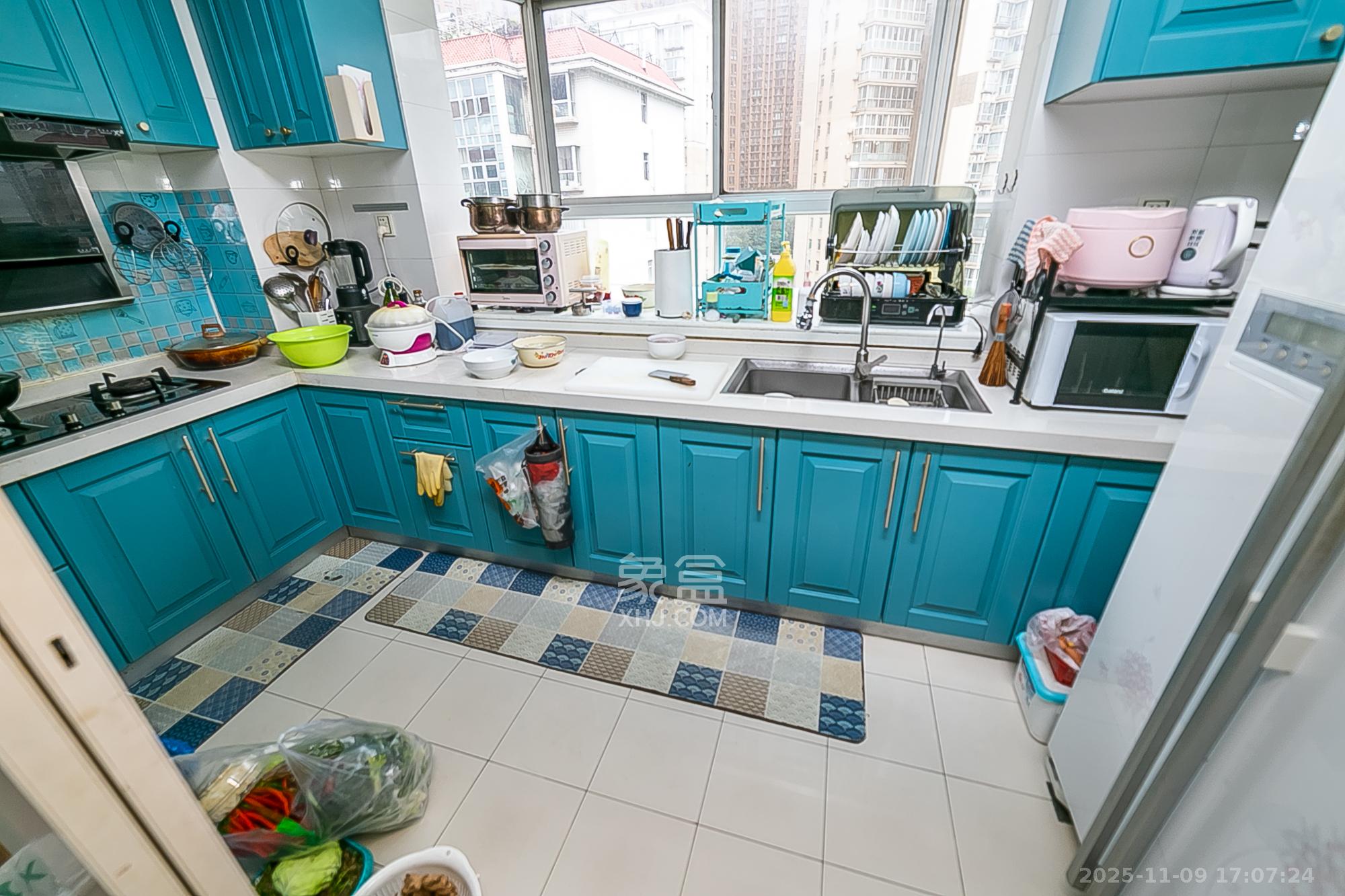 华银园 4室2厅2卫 148.0万 华银园 4室2厅2卫 148.0万厨房