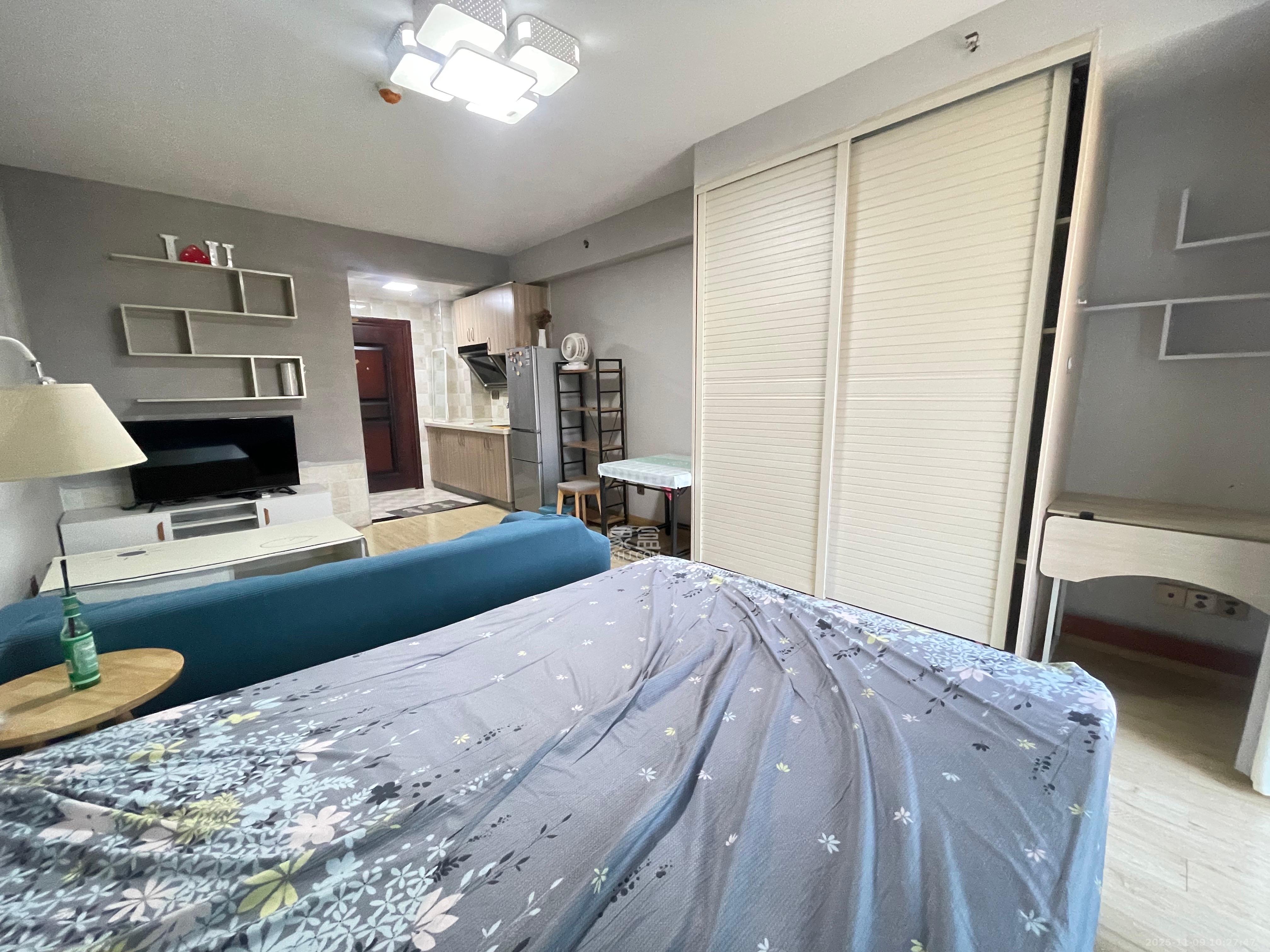 天鸿天府(天鸿中央大院) 1室1厅1卫 1700.0元/月 天鸿天府(天鸿中央大院) 1室1厅1卫 1700.0元/月室内图