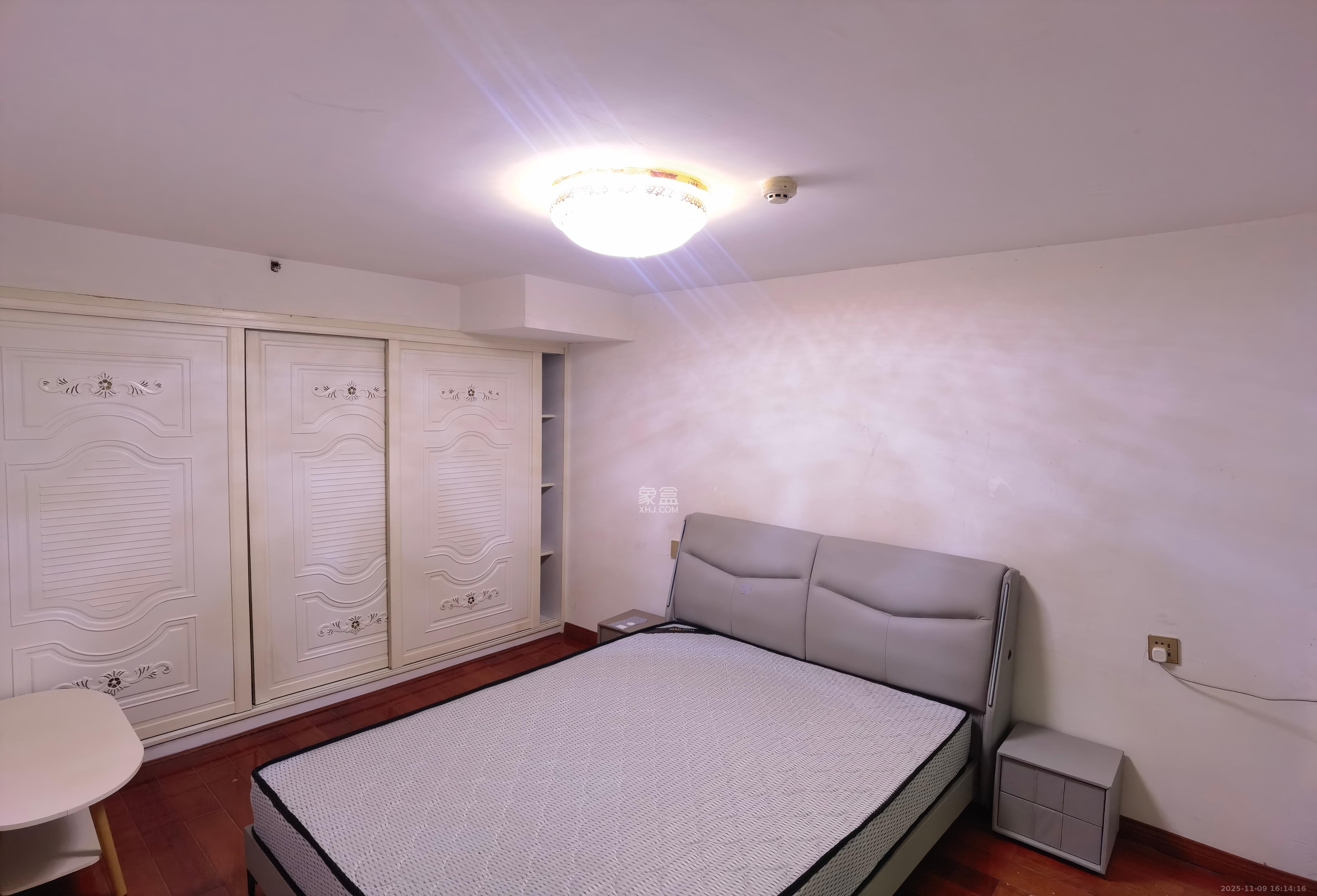 东盈商业广场（华泉城市广场）  2室1厅1卫    2300.0元/月室内图