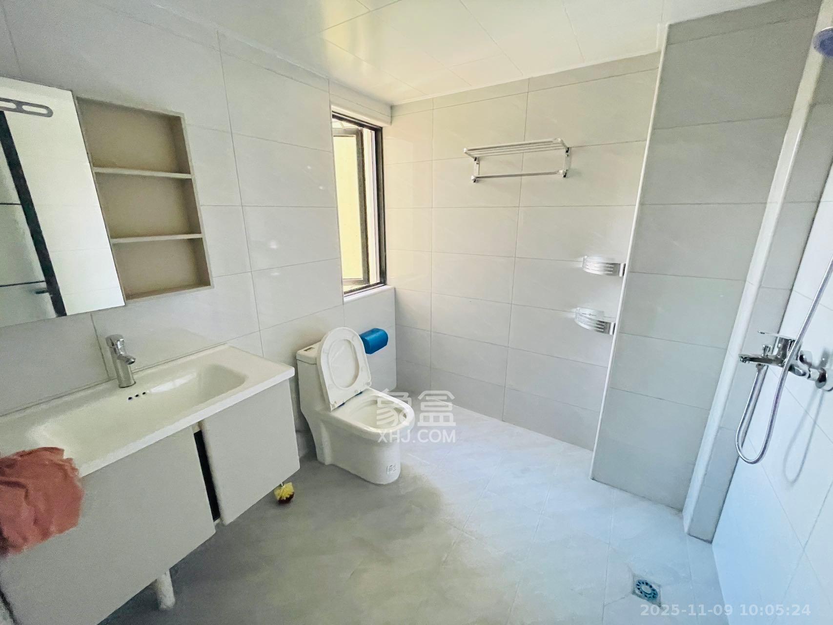 金石蓉园  4室2厅2卫    3200.0元/月室内图