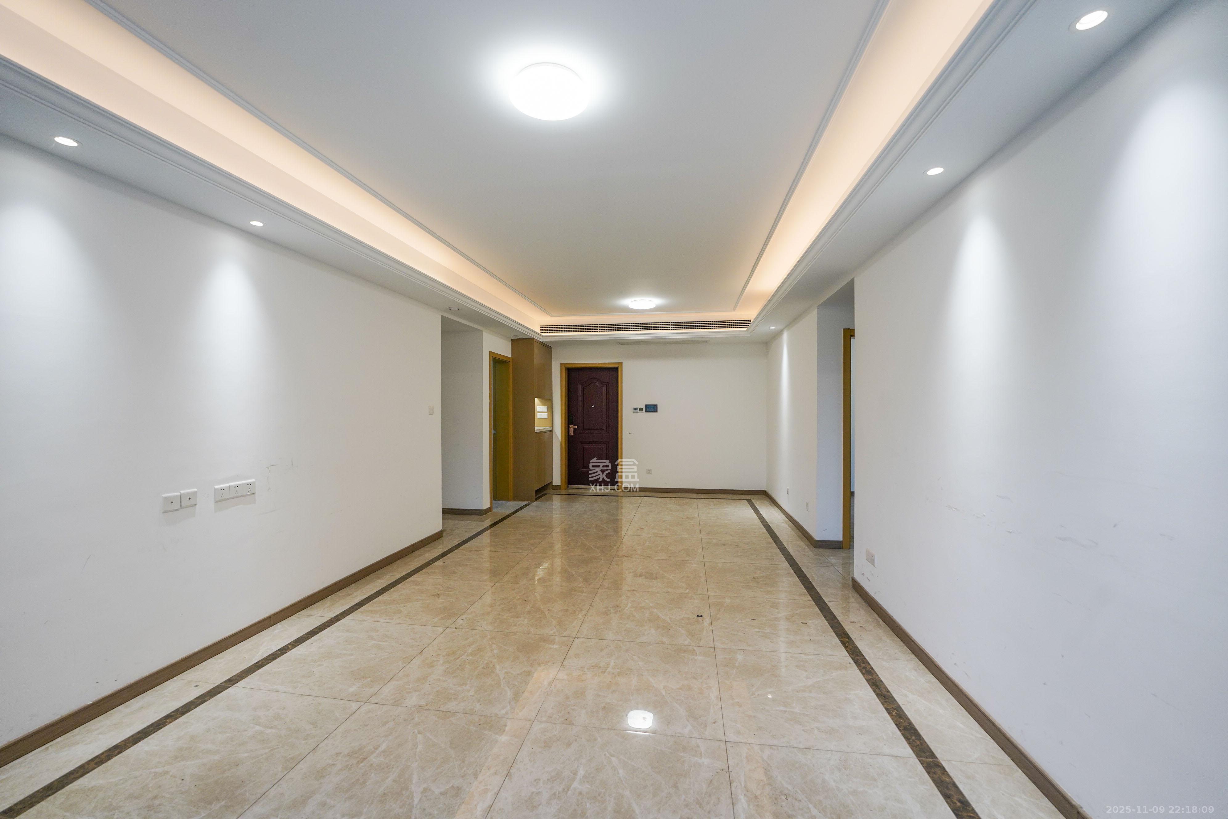 中建璟和城 3室2厅2卫 88.0万 中建璟和城 3室2厅2卫 88.0万客厅