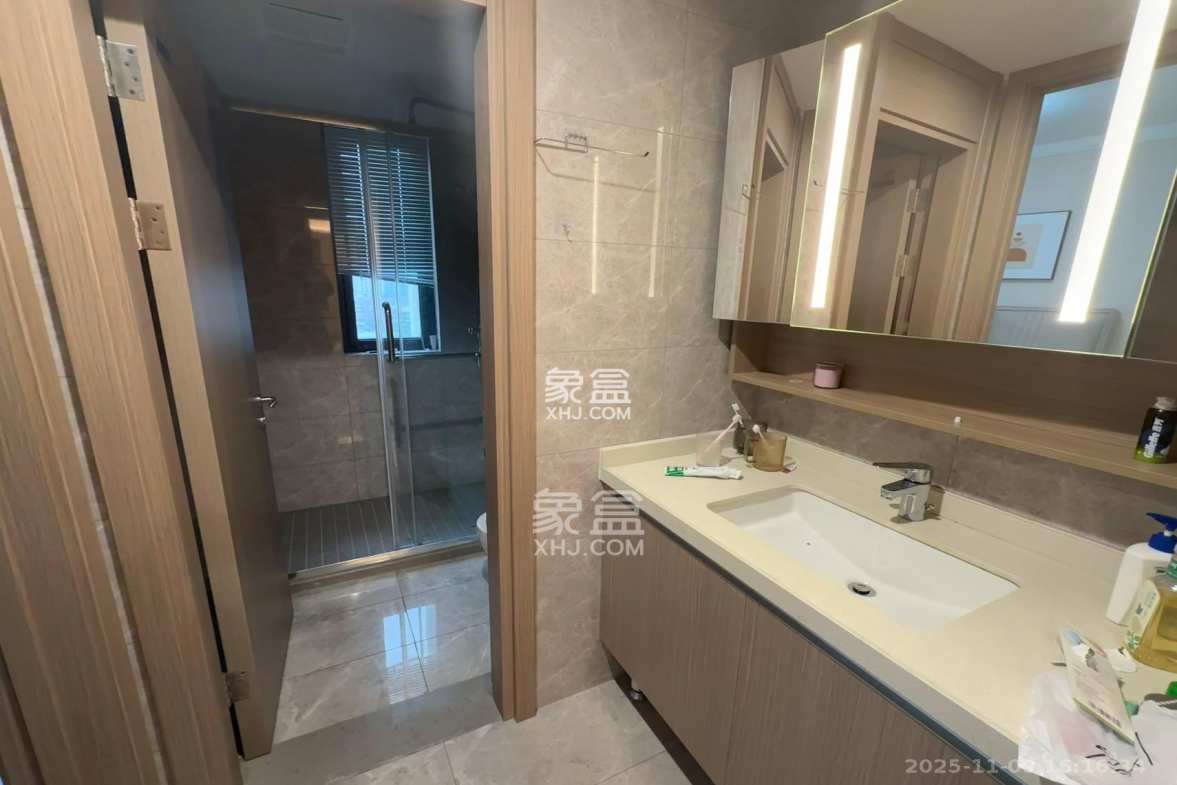 旭辉雨花郡 4室2厅2卫 4400.0元/月 旭辉雨花郡 4室2厅2卫 4400.0元/月室内图