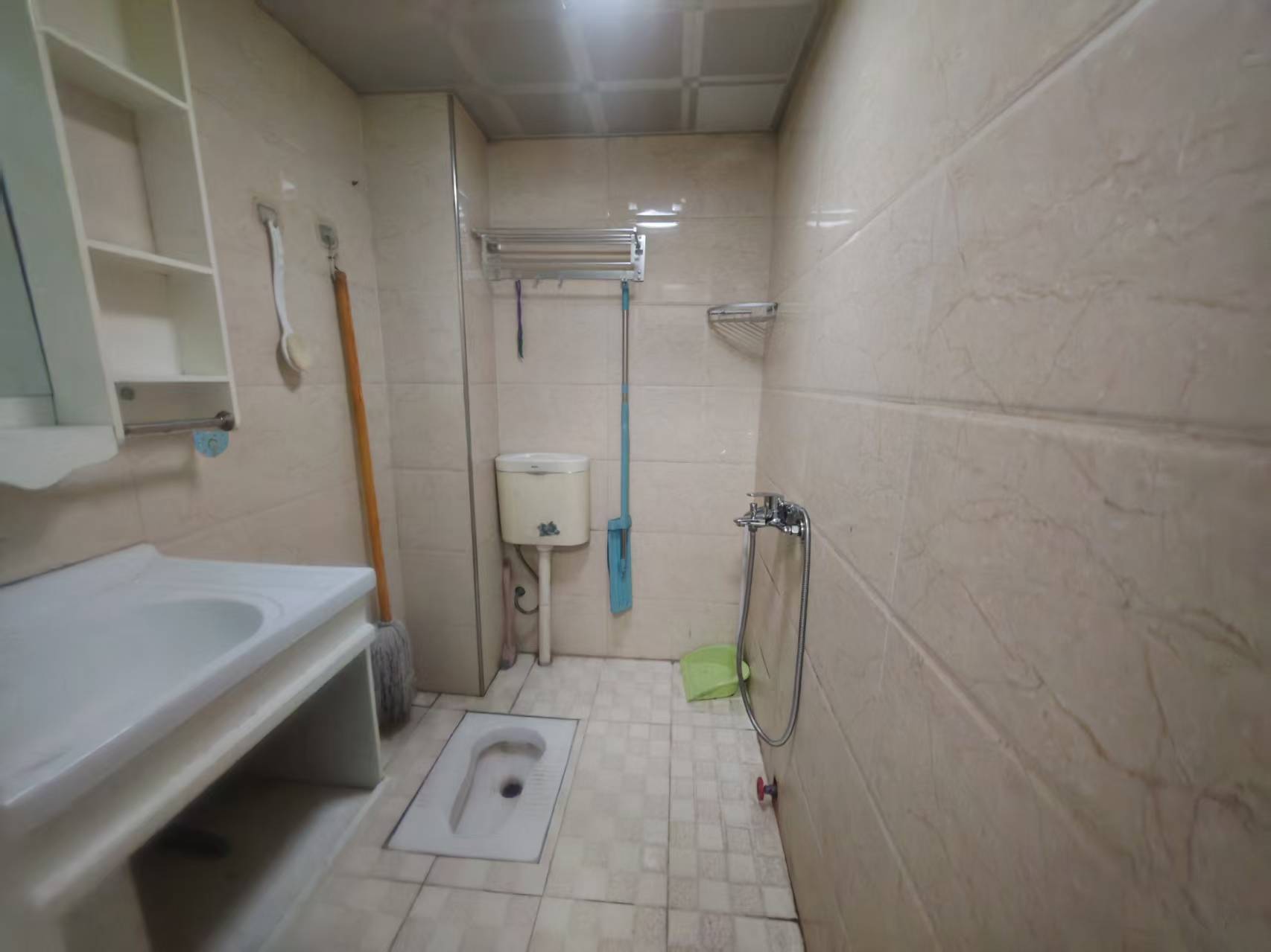 鹏利广场 1室1厅1卫 900.0元/月 鹏利广场 1室1厅1卫 900.0元/月室内图