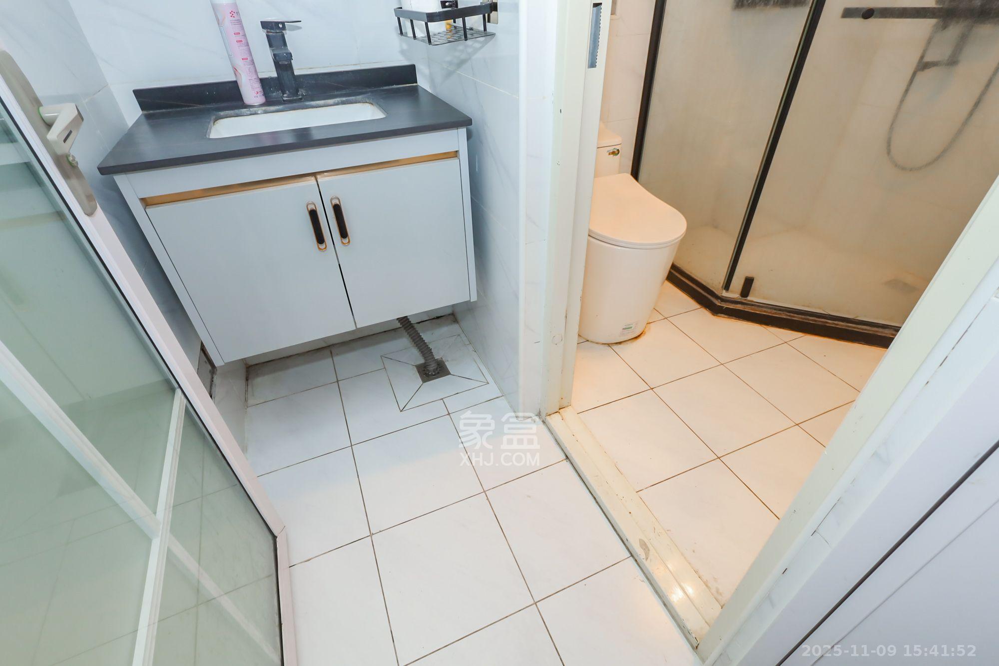 世茂铂翠湾四期(世茂悦享) 3室2厅1卫 2800.0元/月 世茂铂翠湾四期(世茂悦享) 3室2厅1卫 2800.0元/月室内图