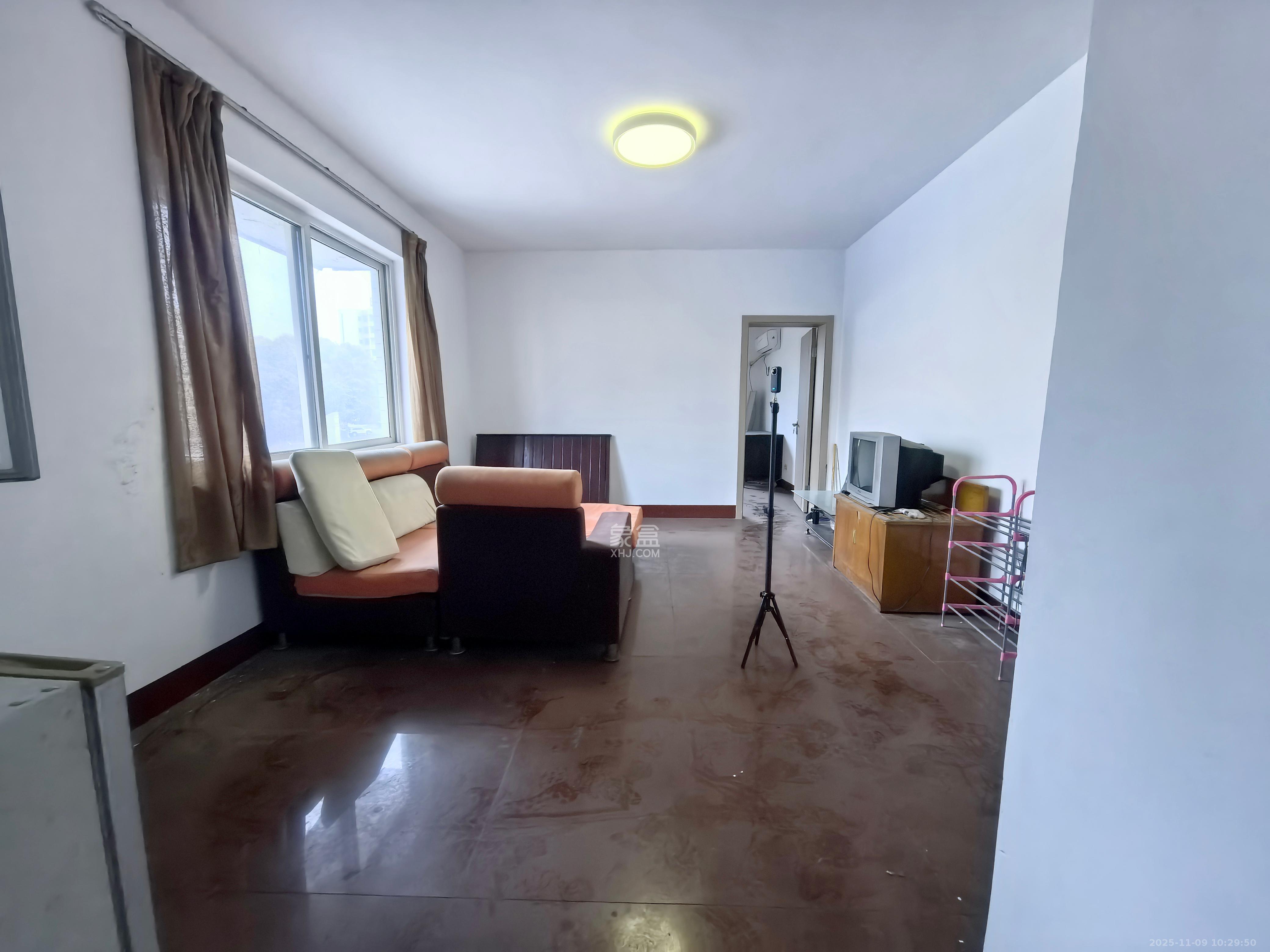 南锦家园  1室1厅1卫    1300.0元/月