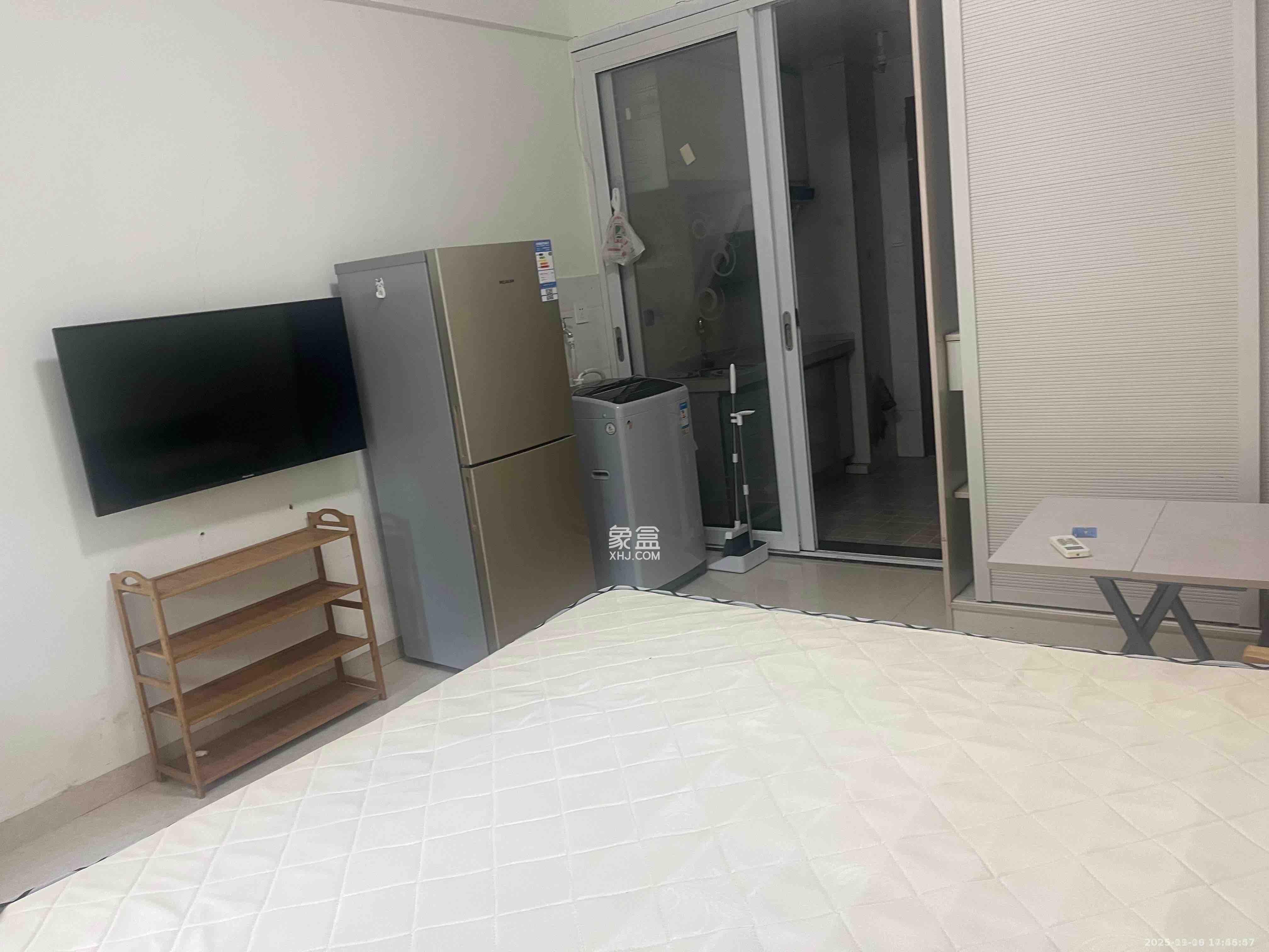 星城荣域  1室1厅1卫    1300.0元/月室内图