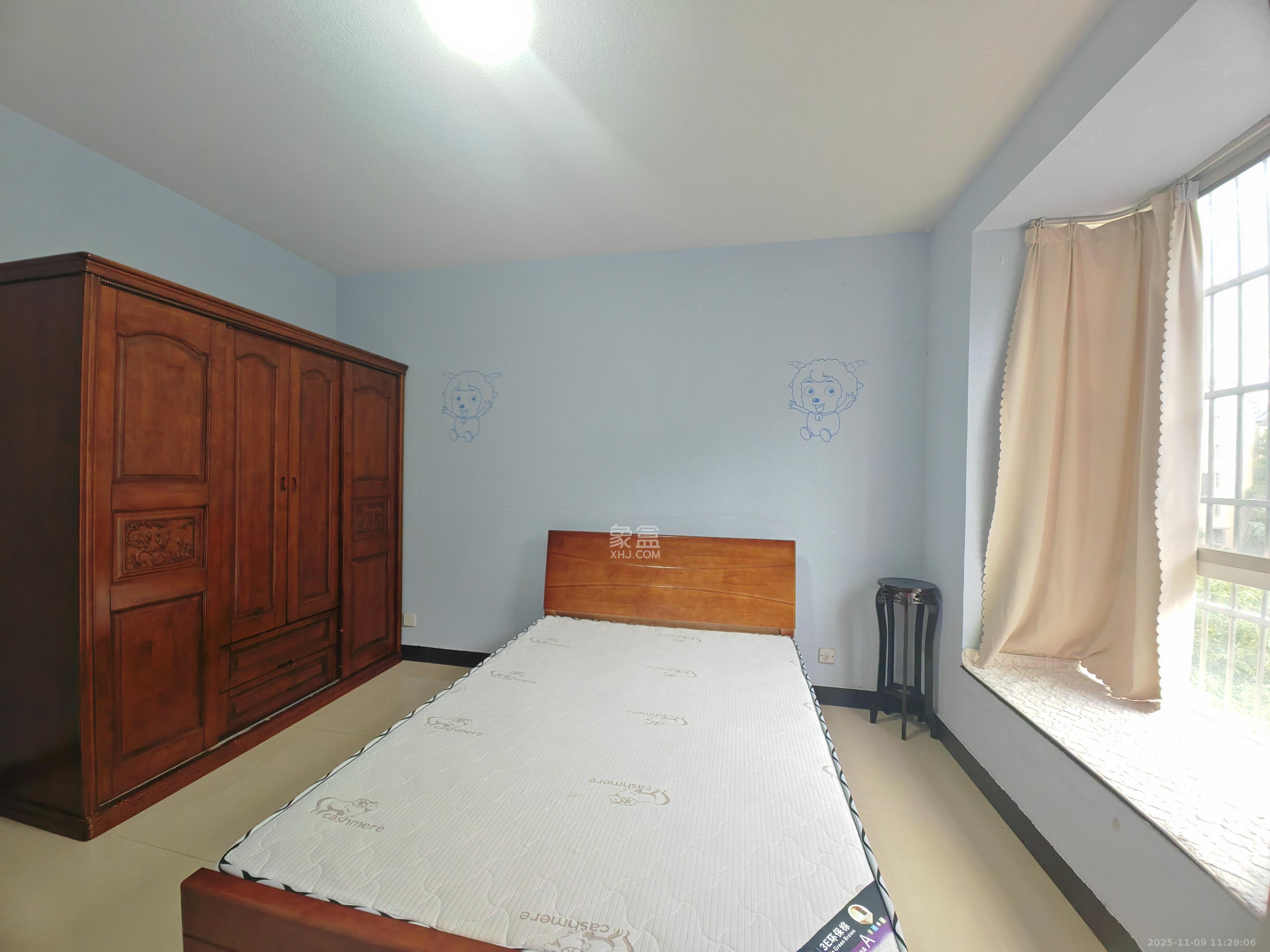 枫林绿洲  3室2厅2卫    2000.0元/月室内图