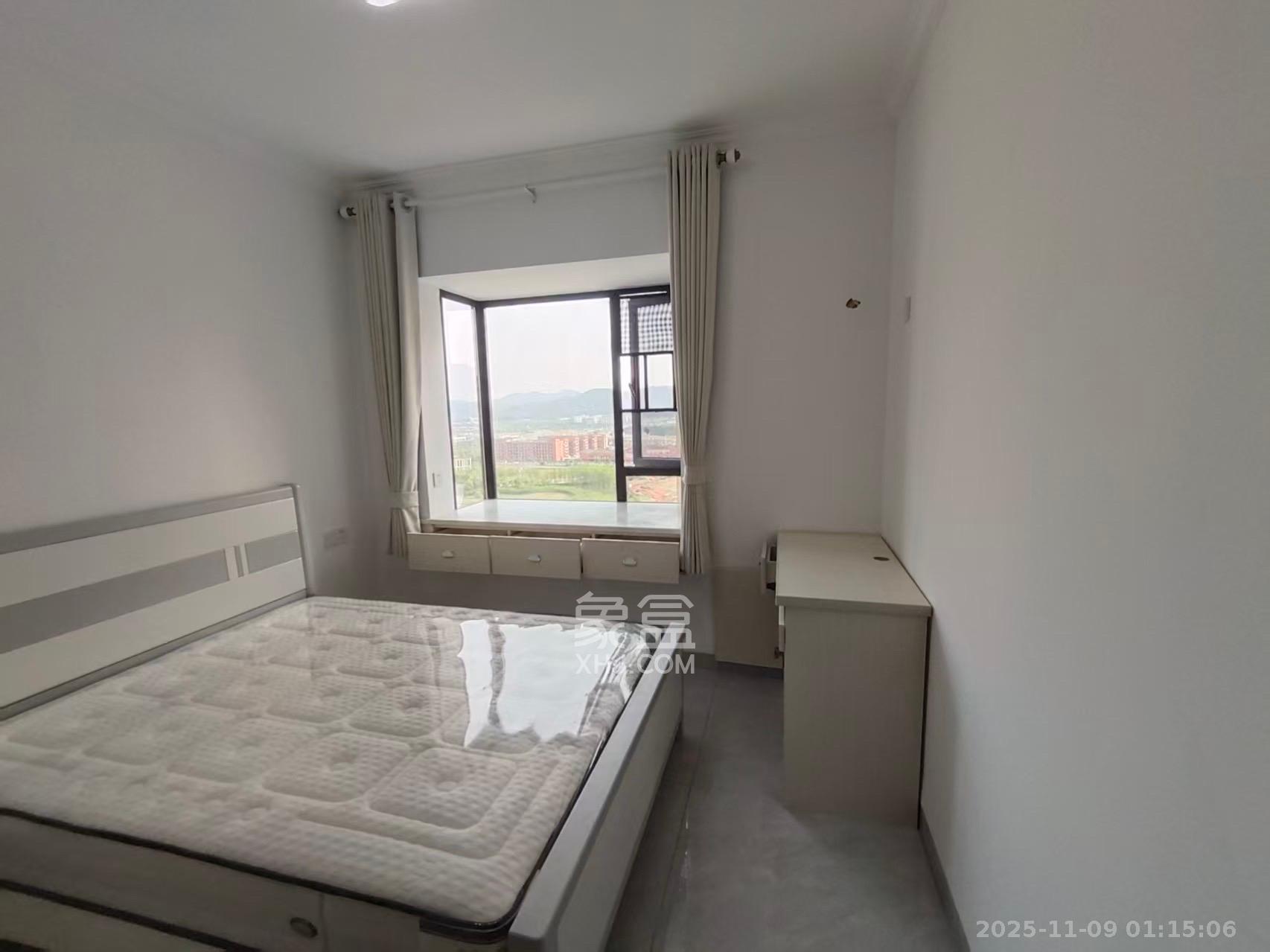 和润园三期 2室2厅1卫 2200.0元/月 和润园三期 2室2厅1卫 2200.0元/月室内图