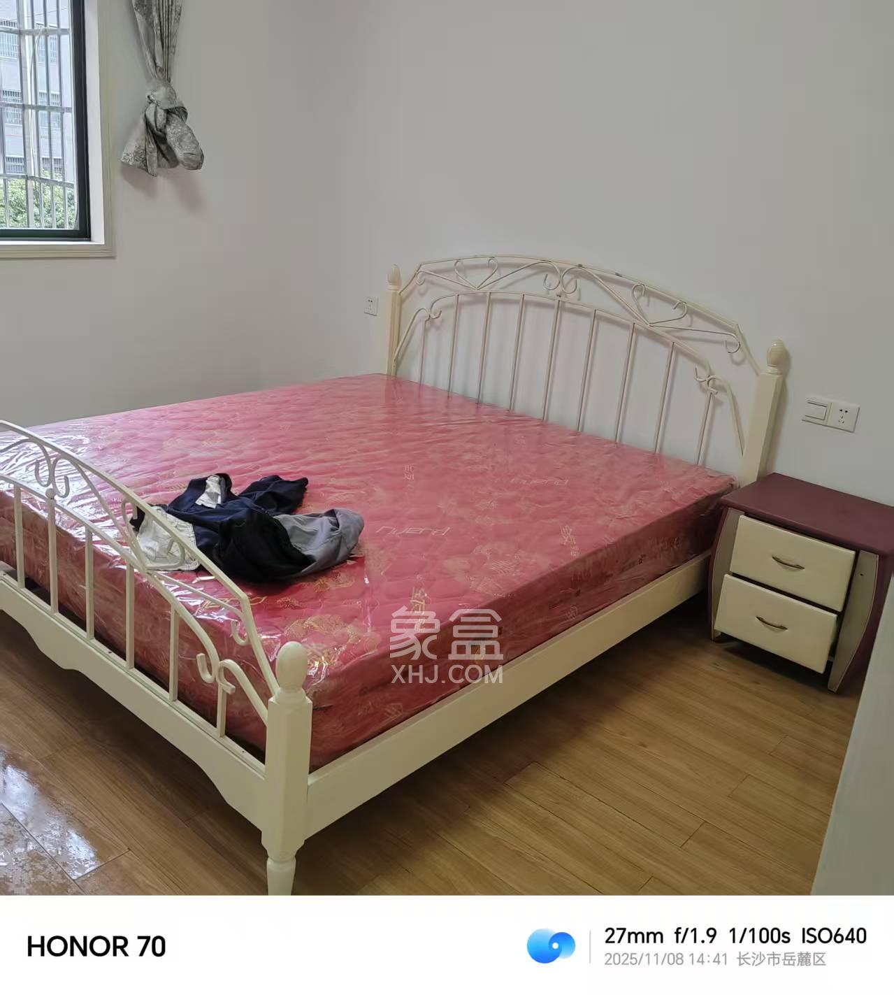 黄鹤小区3片  3室2厅1卫    2100.0元/月室内图