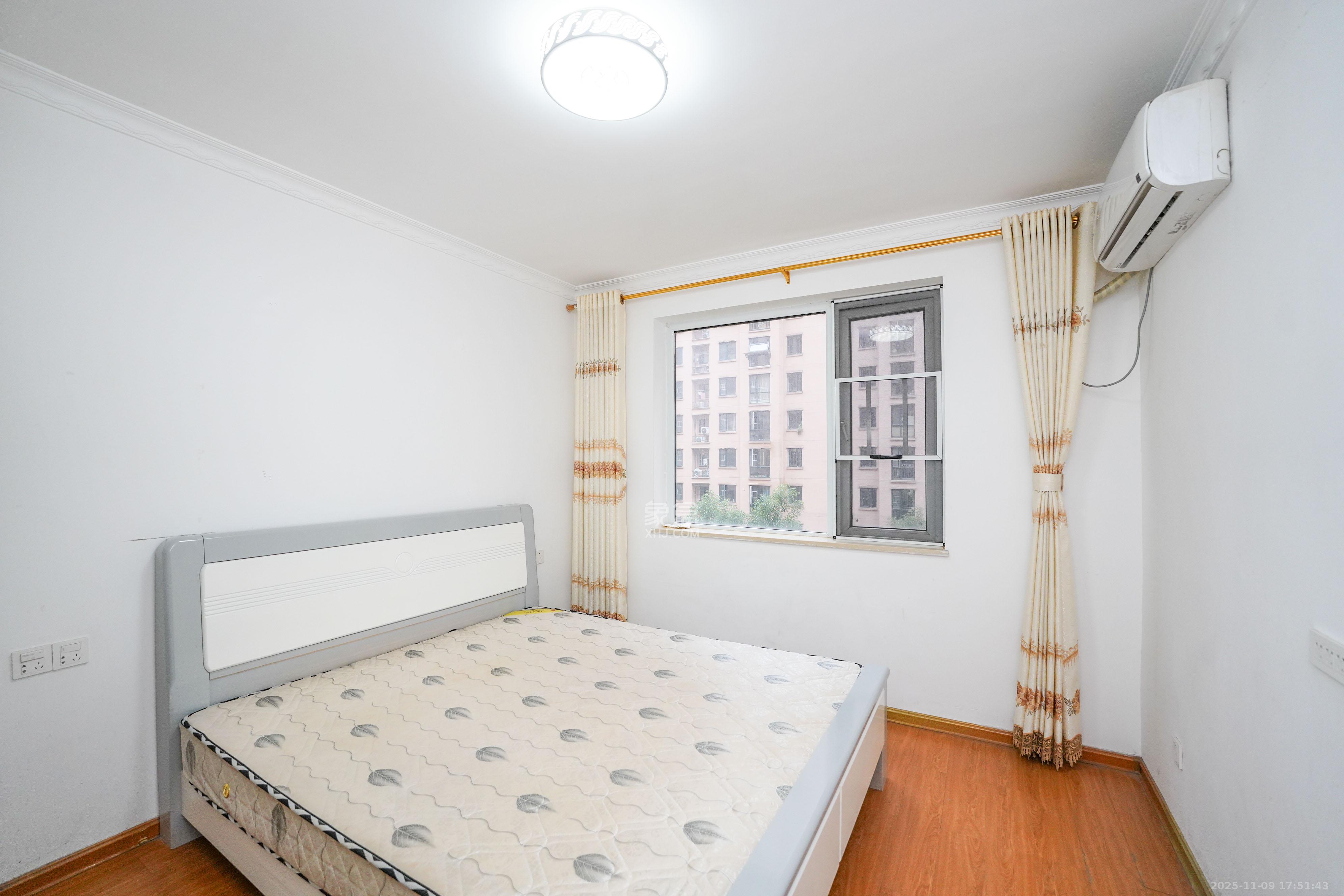 丽发新城  2室2厅1卫    56.8万卧室