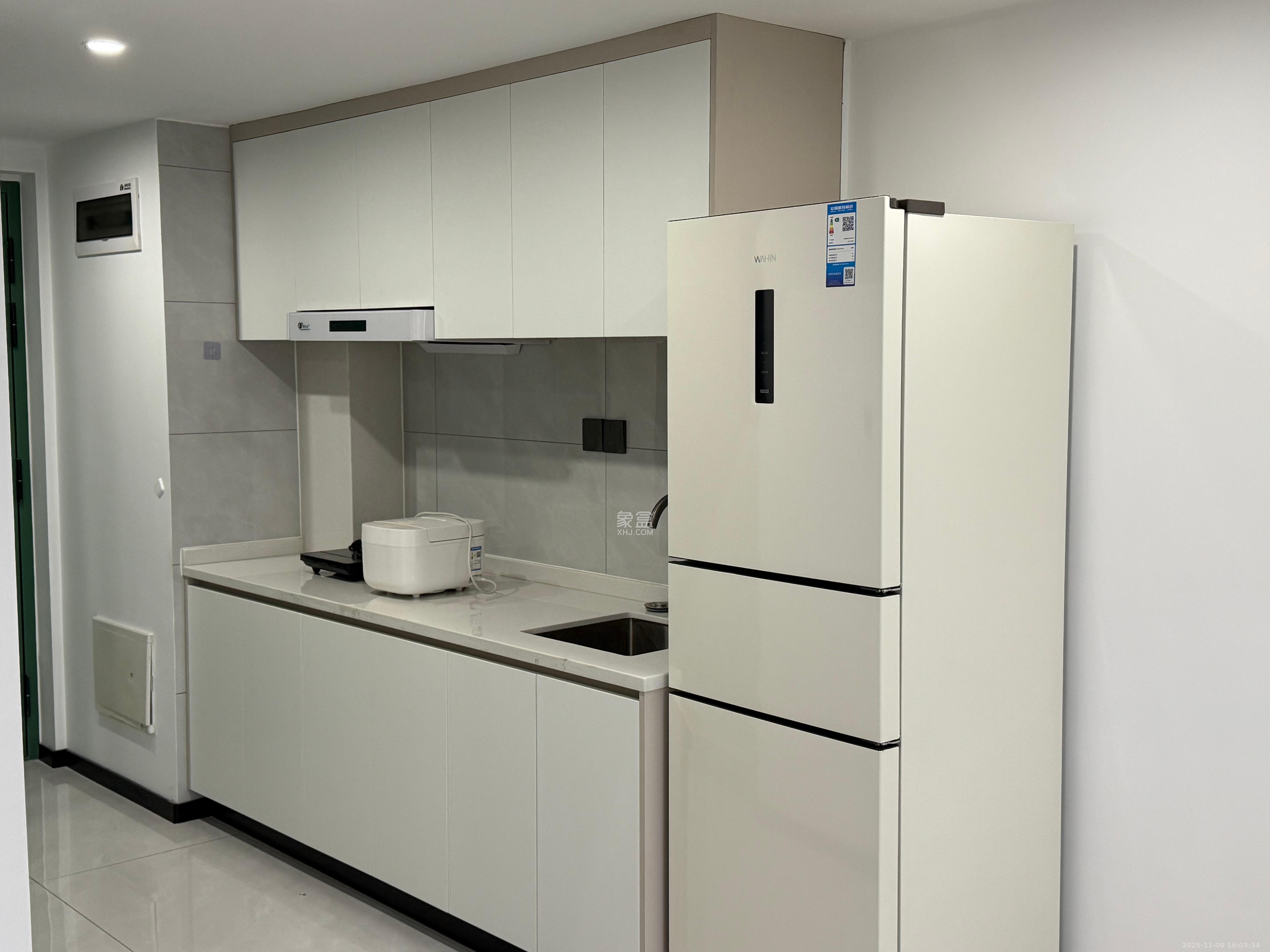 绿地V岛 1室0厅0卫 2800.0元/月 绿地V岛 1室0厅0卫 2800.0元/月室内图