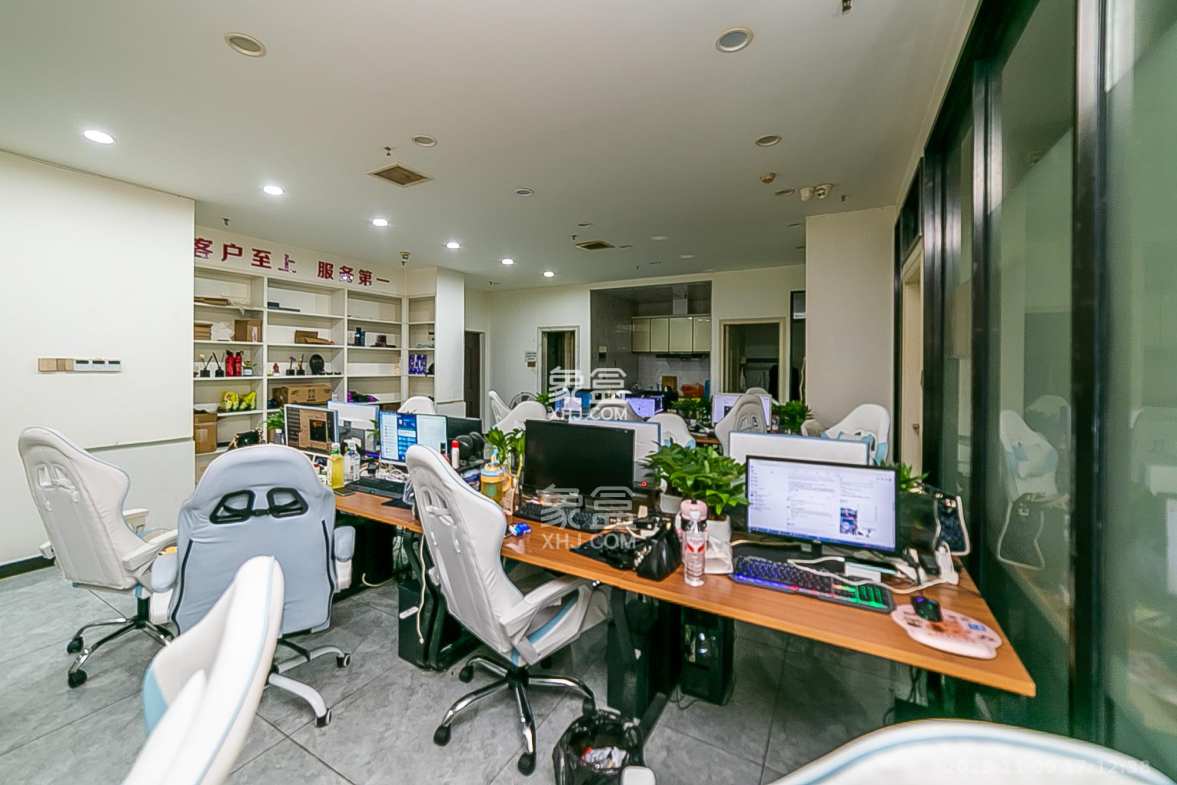 荣悦台 1室1厅1卫 36.1万 荣悦台 1室1厅1卫 36.1万客厅