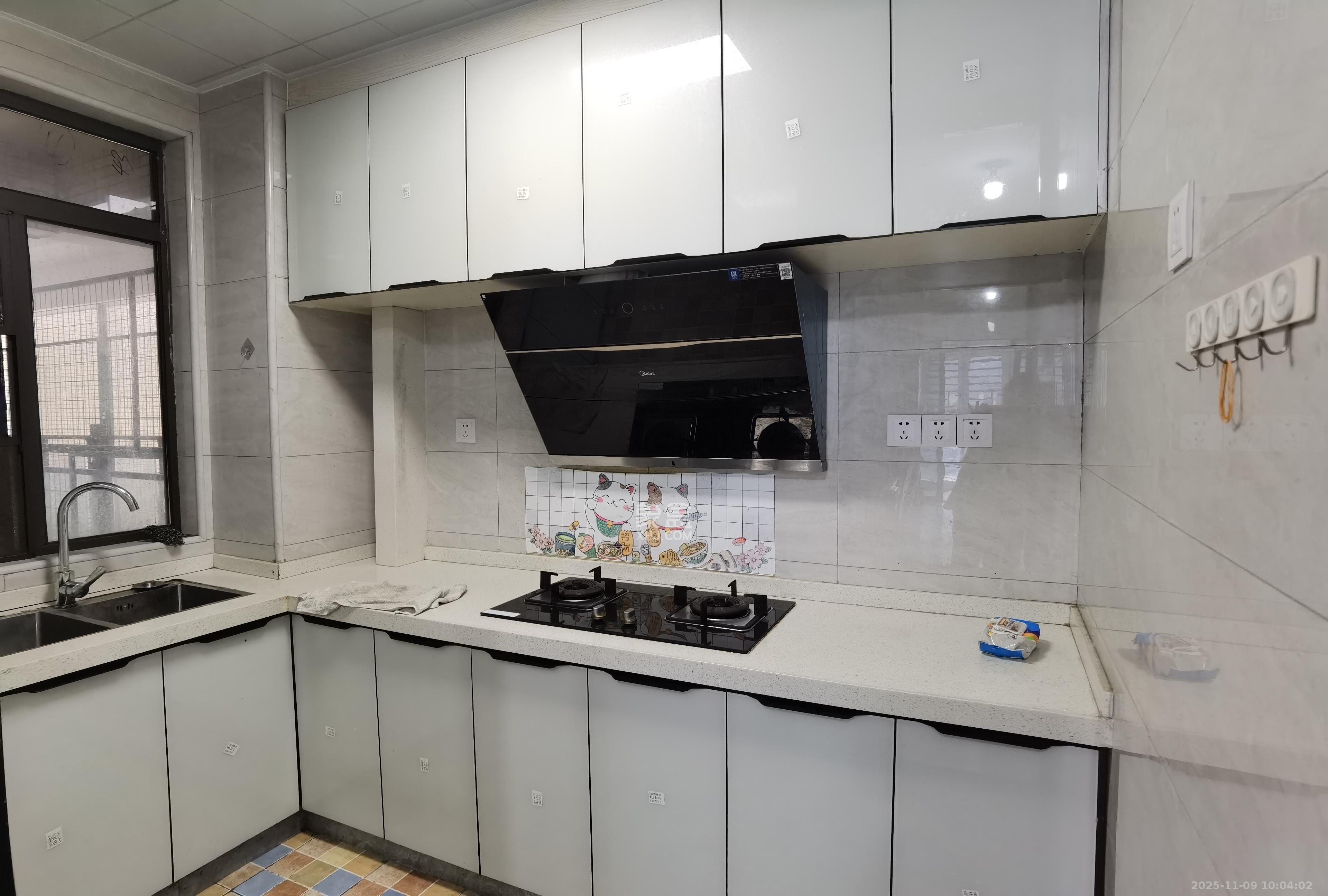 乾源国际  3室2厅2卫    2200.0元/月室内图