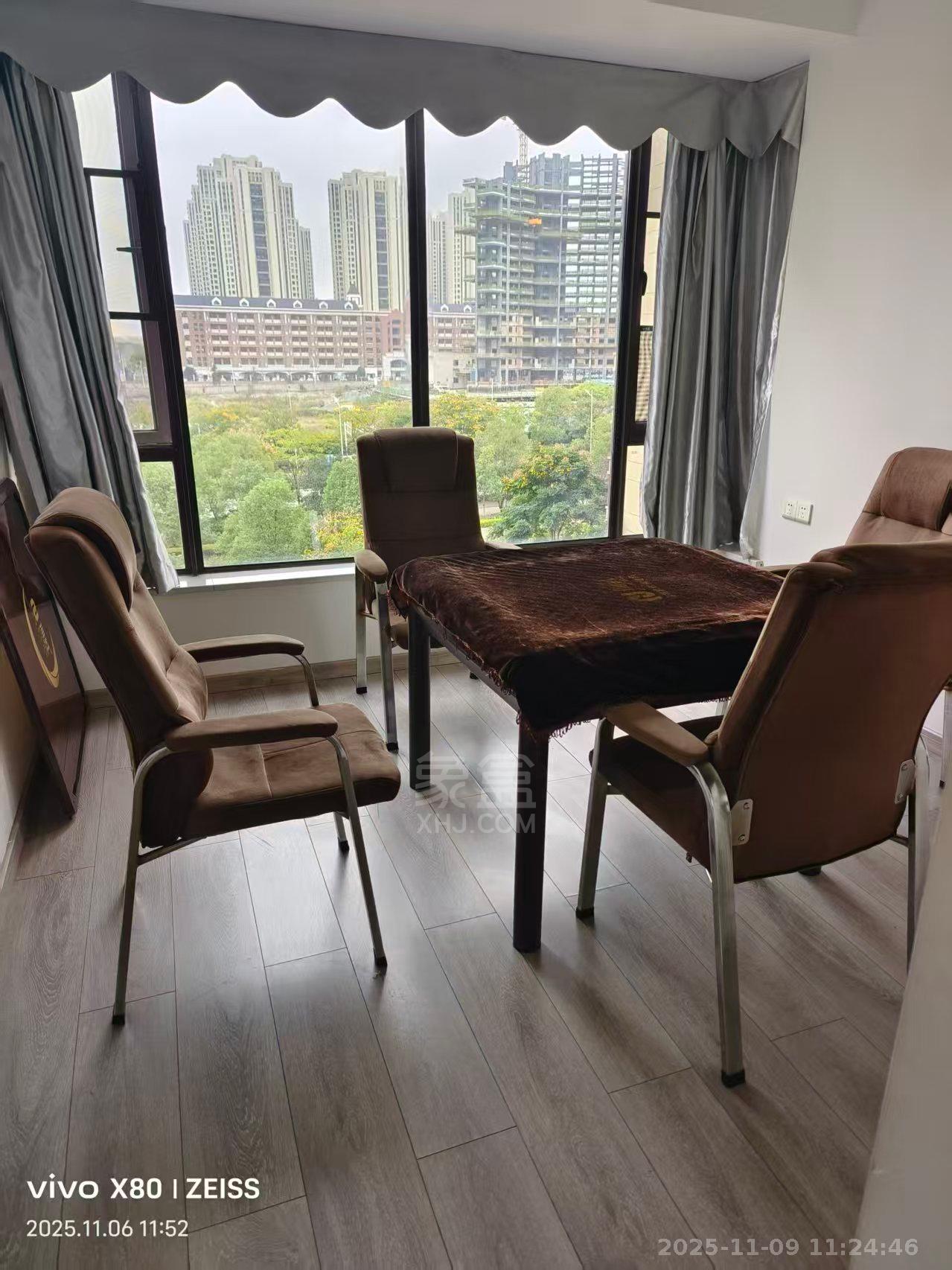 金轮翡翠名园  2室2厅1卫    1900.0元/月室内图