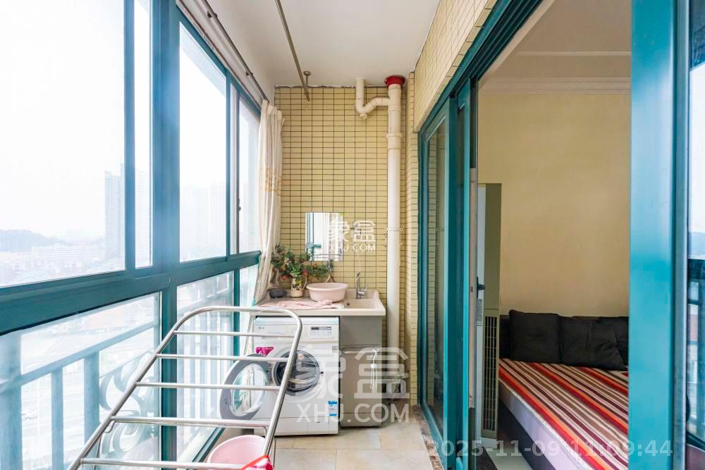 恒大雅苑 2室2厅1卫 2300.0元/月 恒大雅苑 2室2厅1卫 2300.0元/月室内图