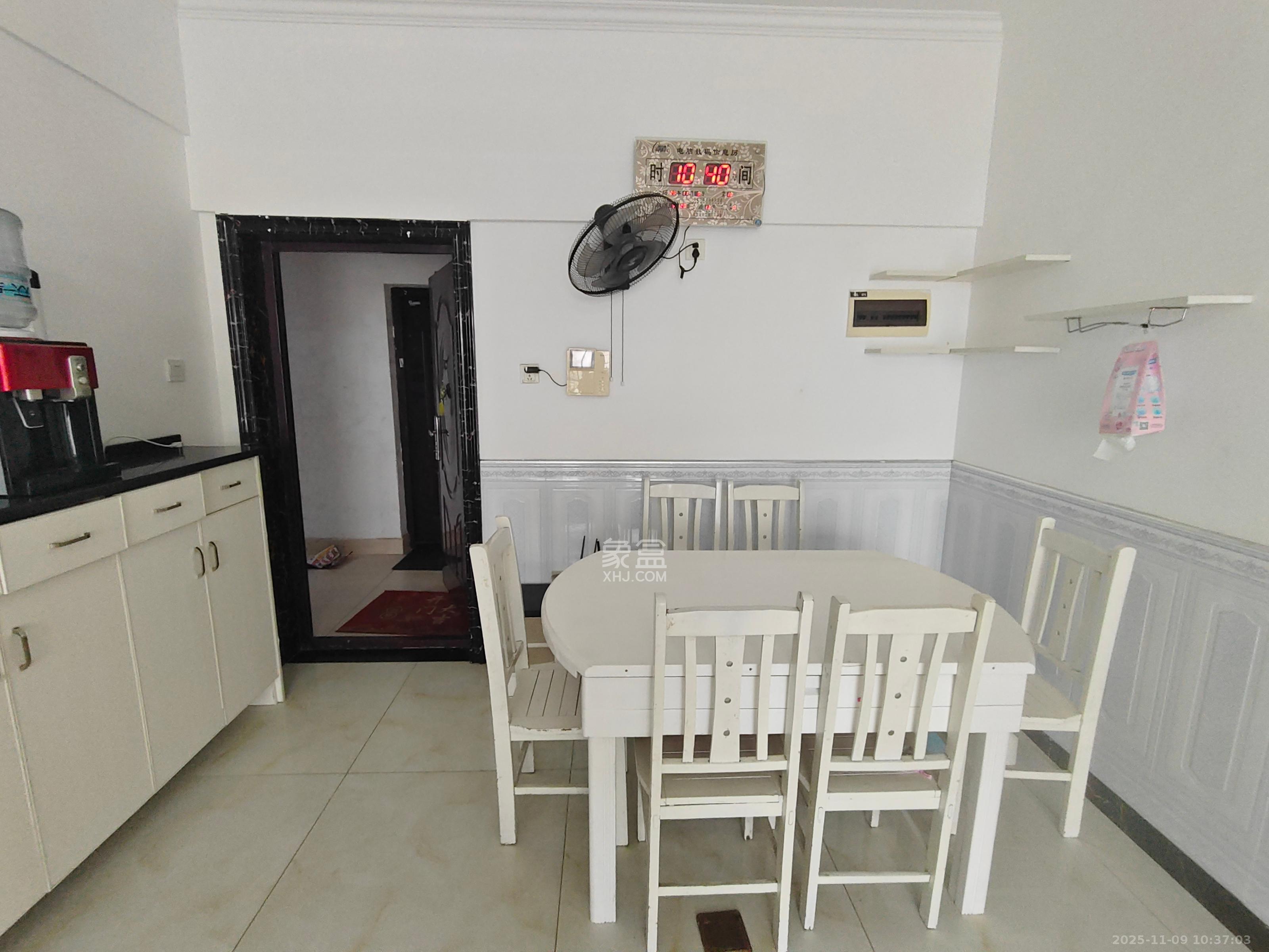 爵士湘  2室2厅1卫    1500.0元/月