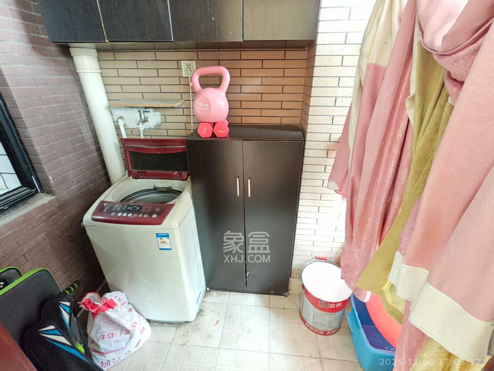 长大卧琥  1室1厅1卫    1600.0元/月室内图