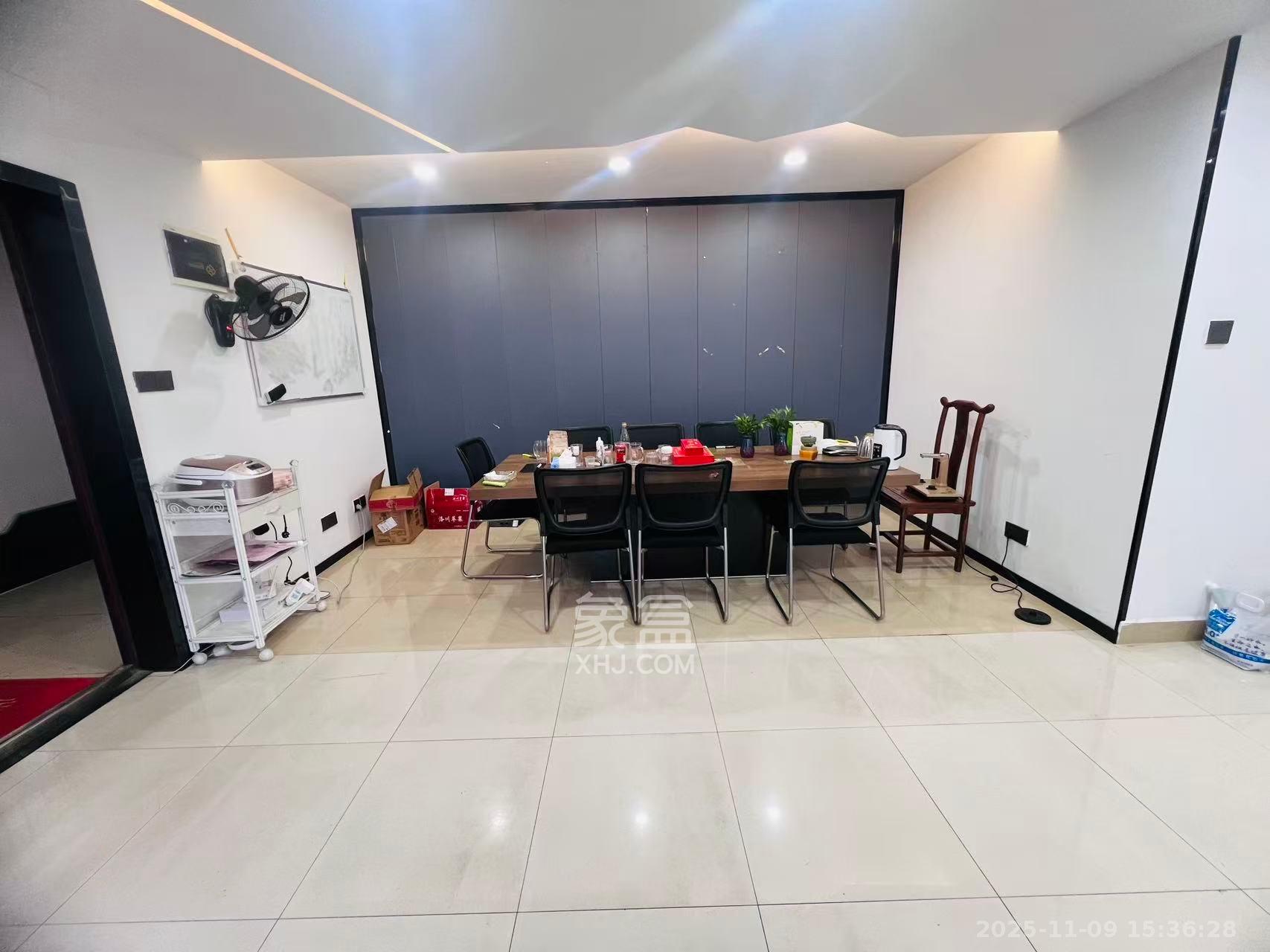 上河国际F座  3室2厅2卫    3200.0元/月室内图