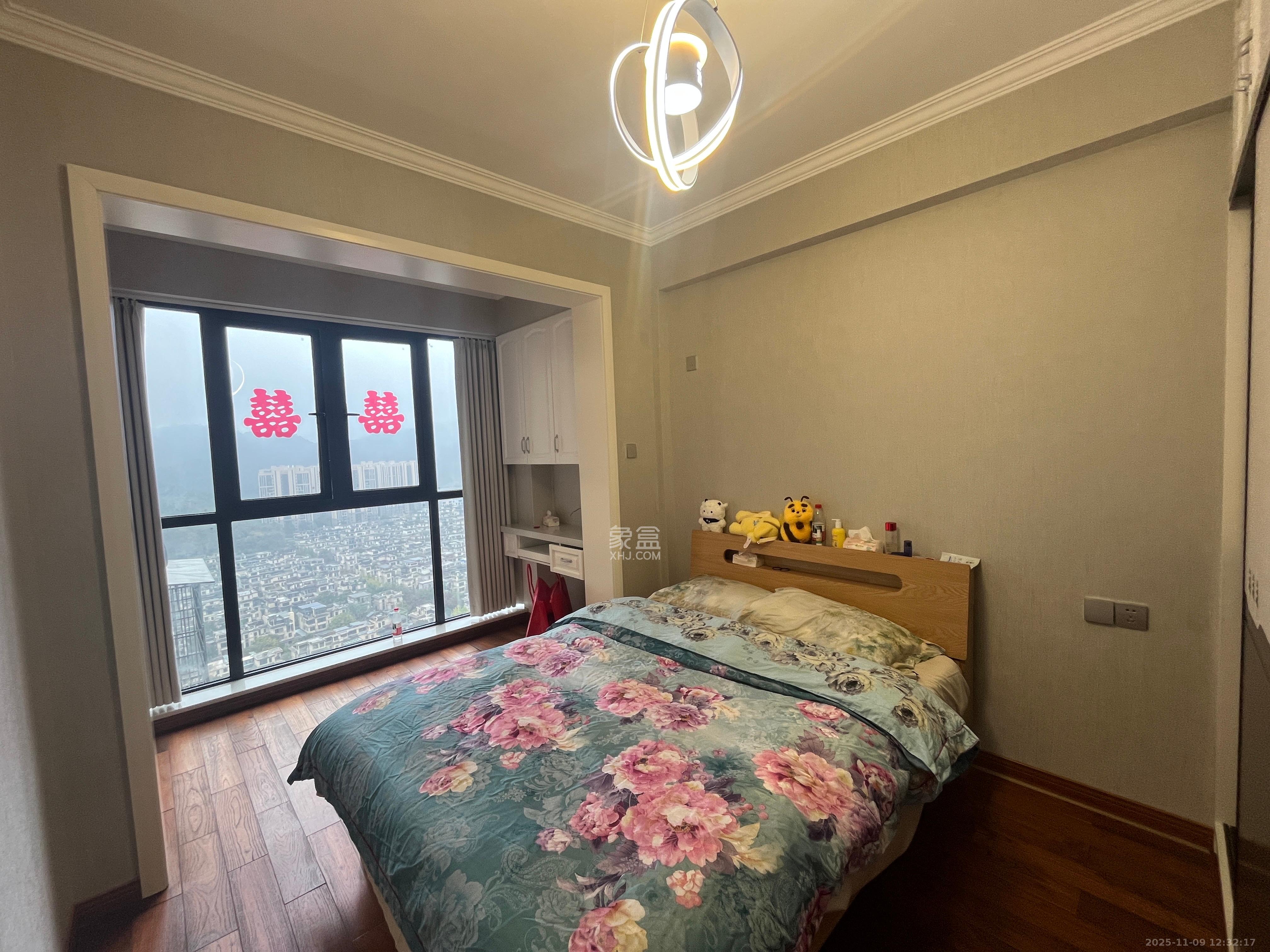 珠江东方明珠（新地东方明珠）三期  3室2厅2卫    2200.0元/月室内图