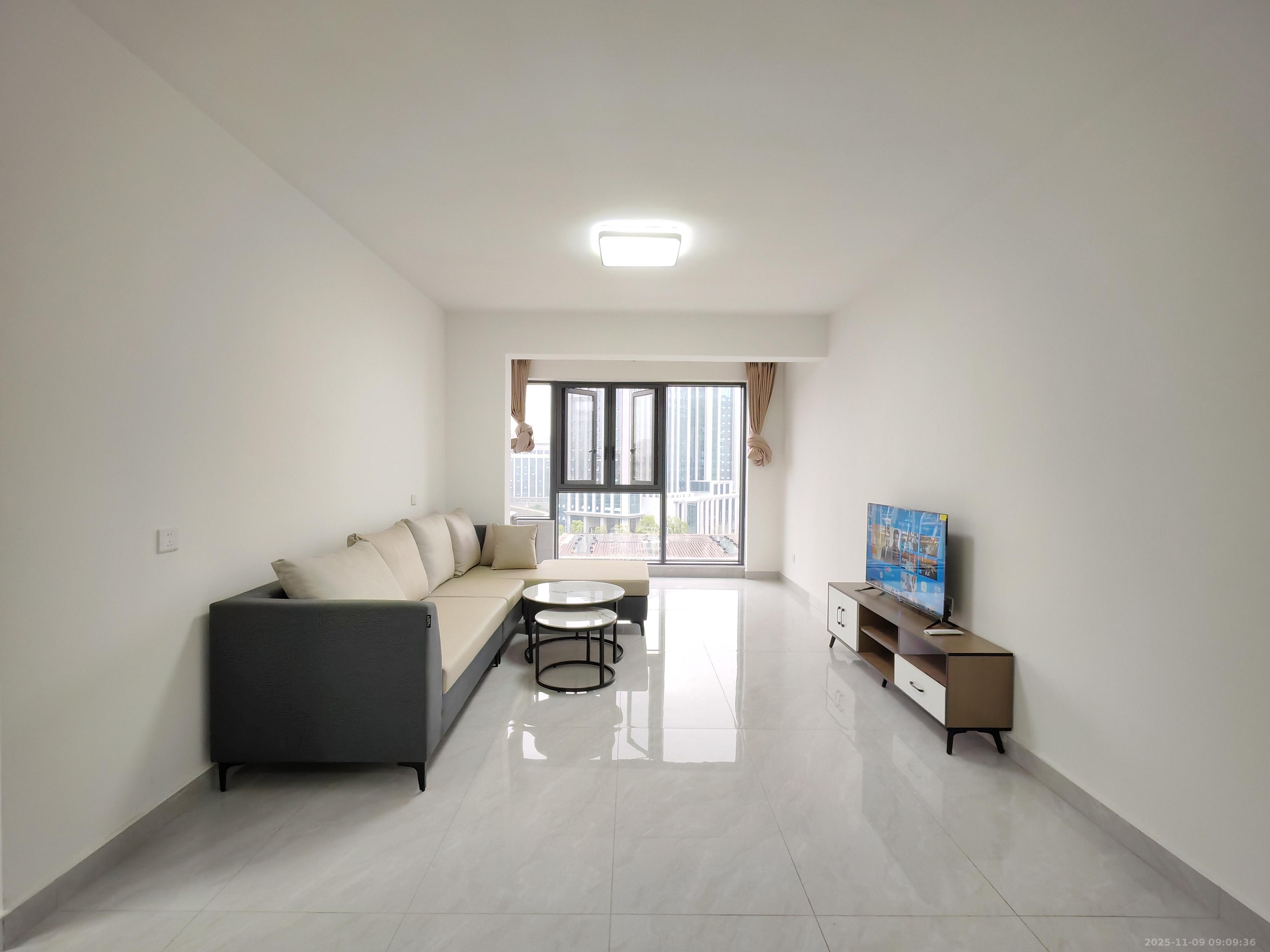 天城国际广场  3室2厅1卫    3400.0元/月