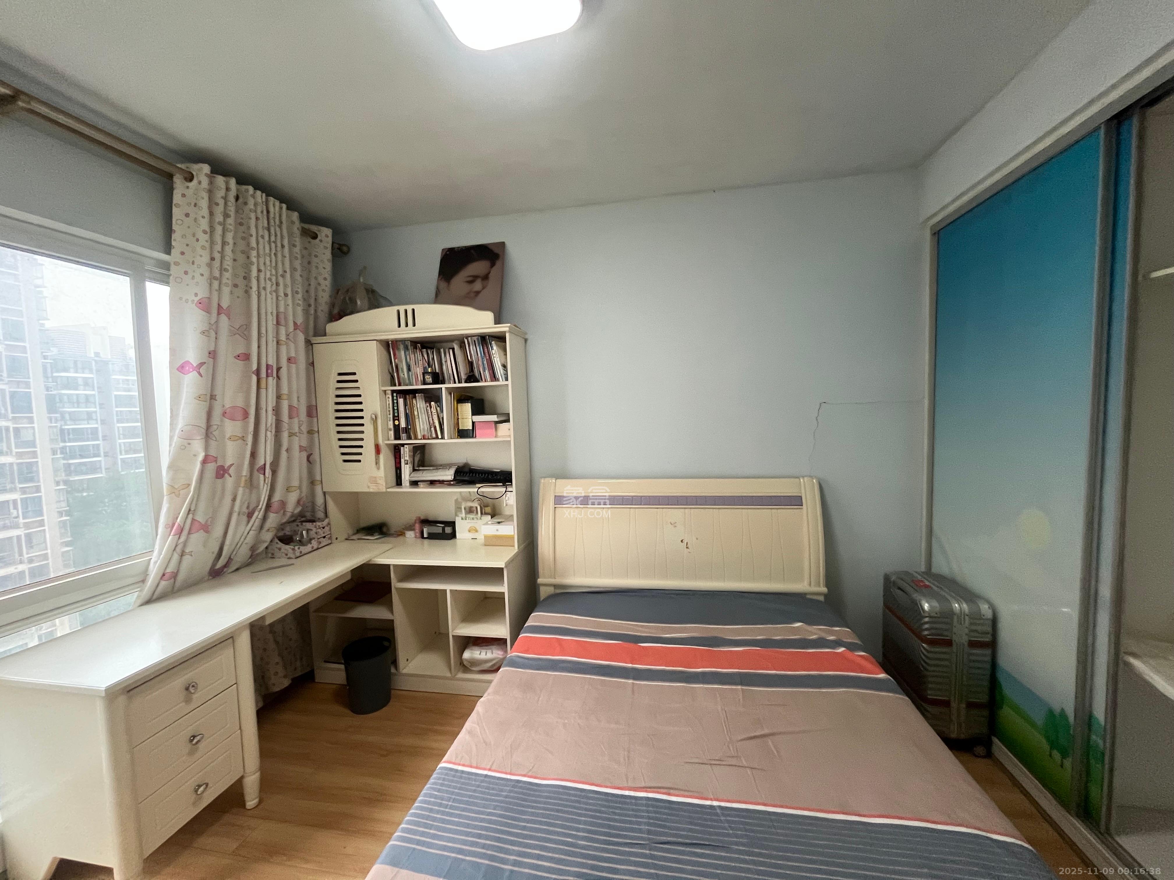 银港水晶城 3室2厅2卫 2600.0元/月 银港水晶城 3室2厅2卫 2600.0元/月室内图