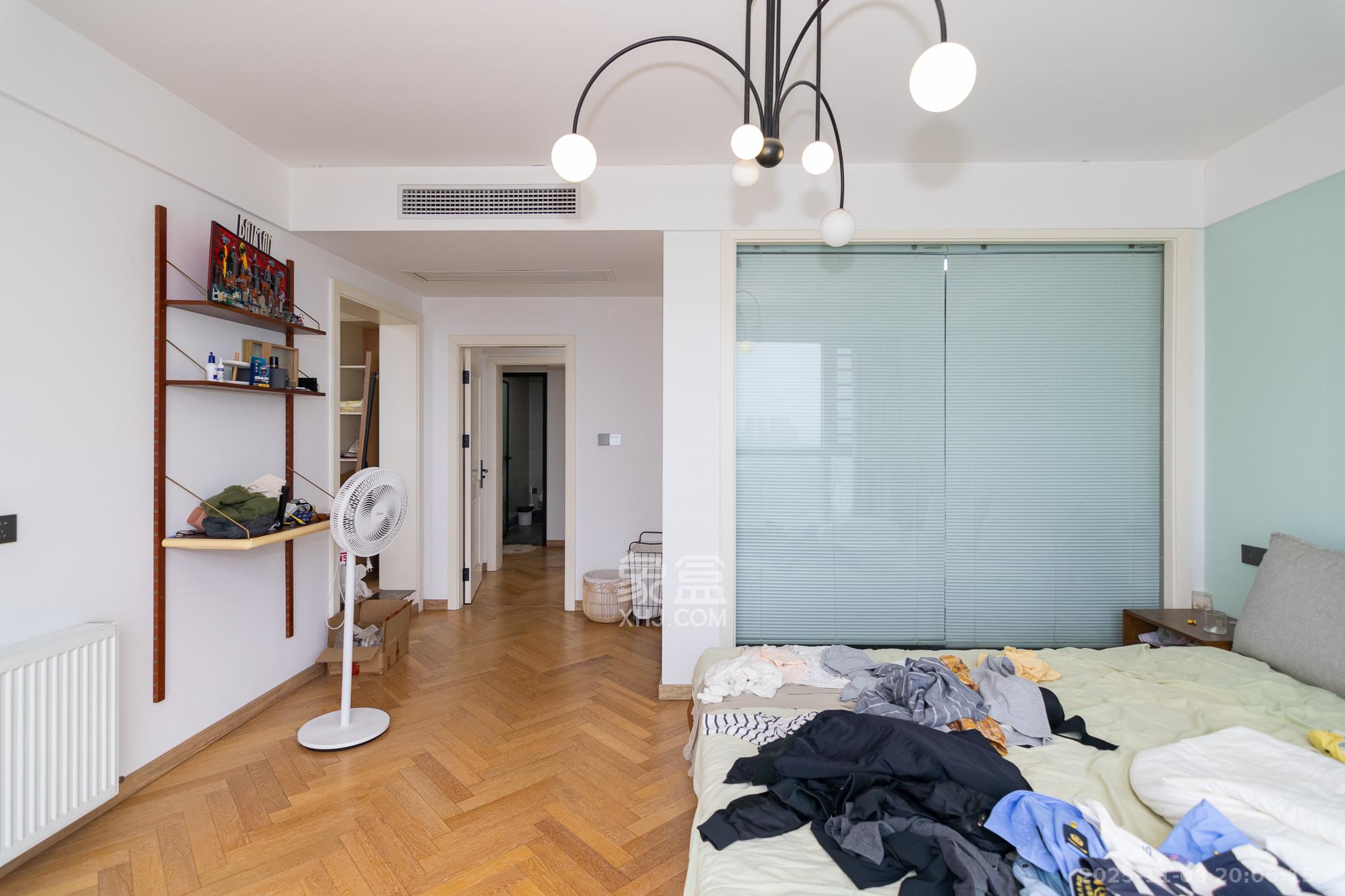 丽景华庭  4室2厅2卫    110.0万卧室