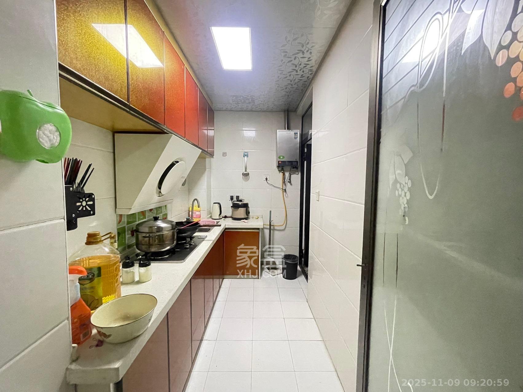 麓谷明珠  2室2厅1卫    2100.0元/月室内图