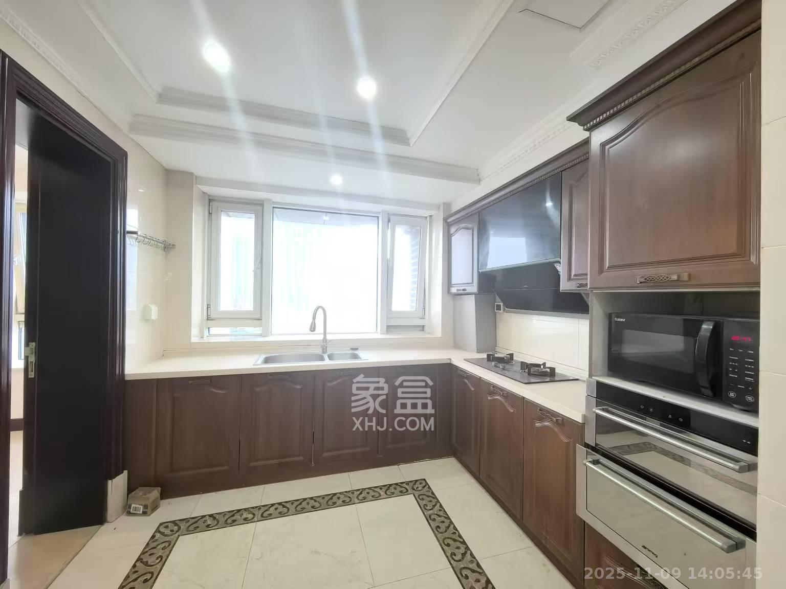 万达公馆  4室2厅3卫    10000.0元/月室内图