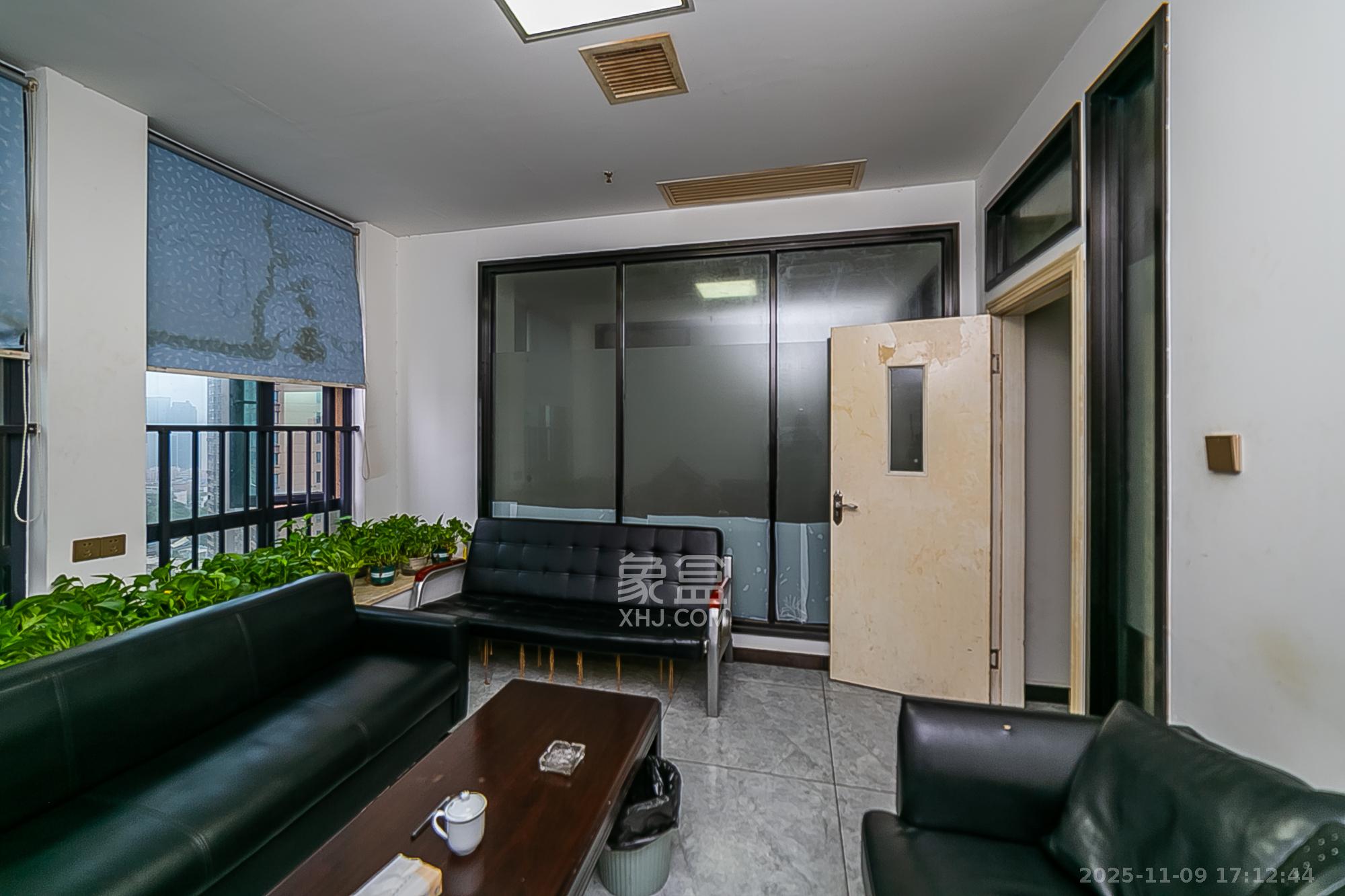 荣悦台  1室1厅1卫    36.1万卧室