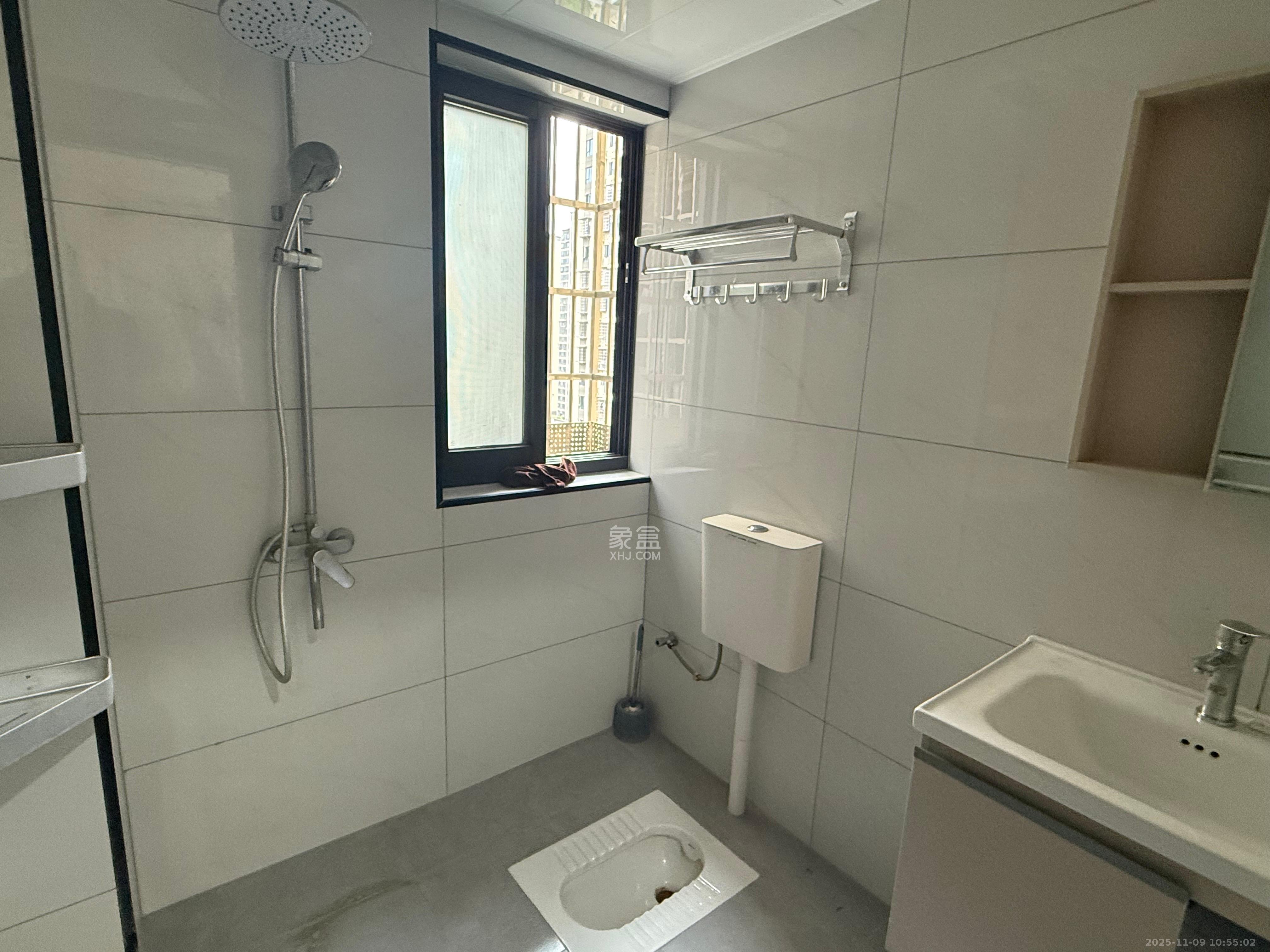 桥头家园三期  2室1厅1卫    1800.0元/月室内图