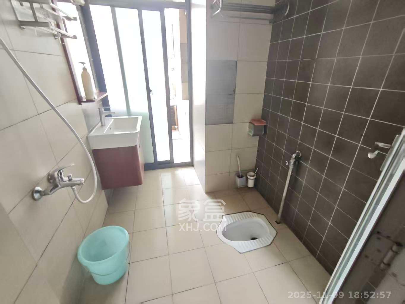 中城丽景香山园 4室2厅2卫 5200.0元/月 中城丽景香山园 4室2厅2卫 5200.0元/月室内图