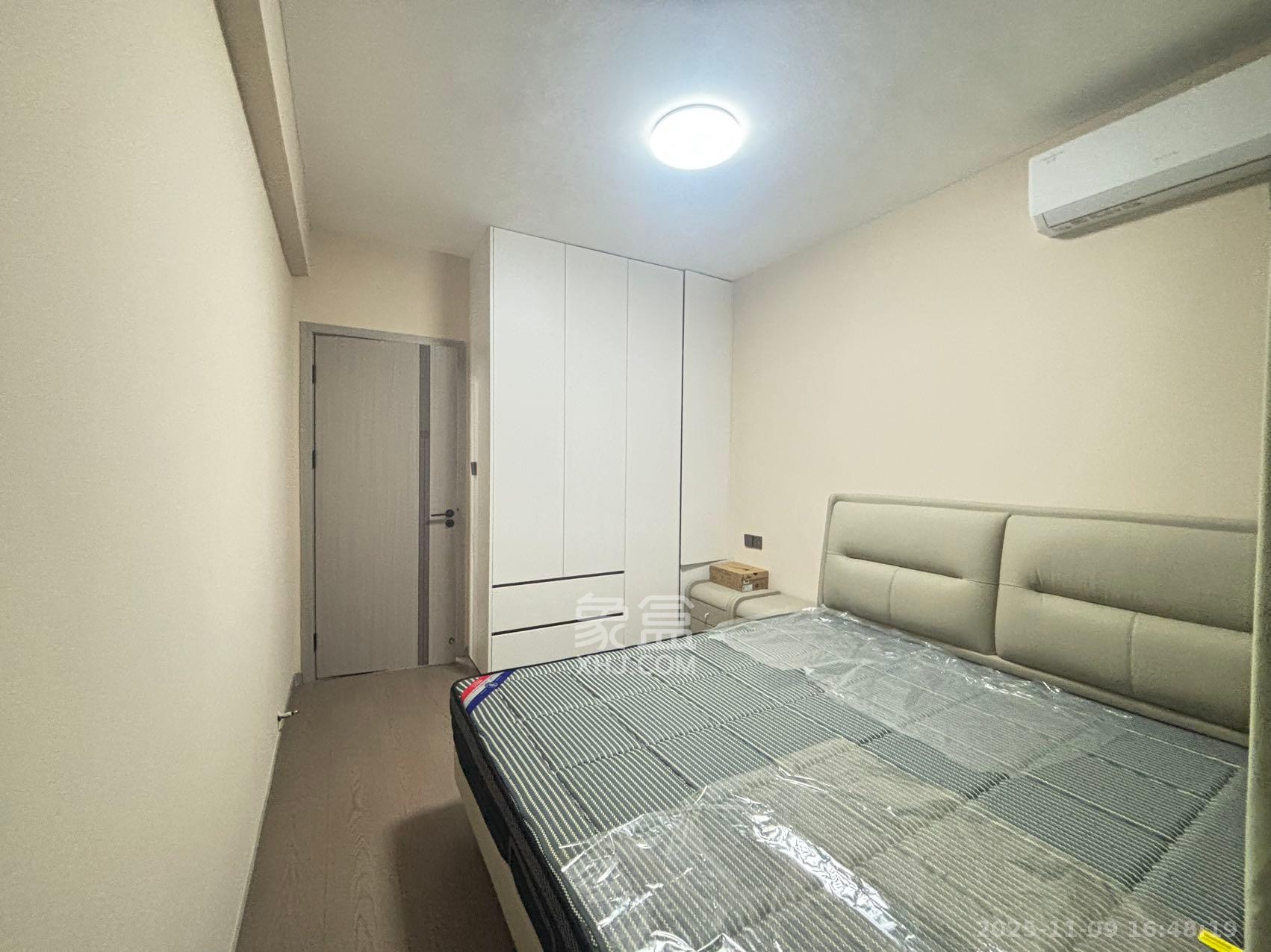 中梁正荣府 1室0厅0卫 3200.0元/月 中梁正荣府 1室0厅0卫 3200.0元/月室内图