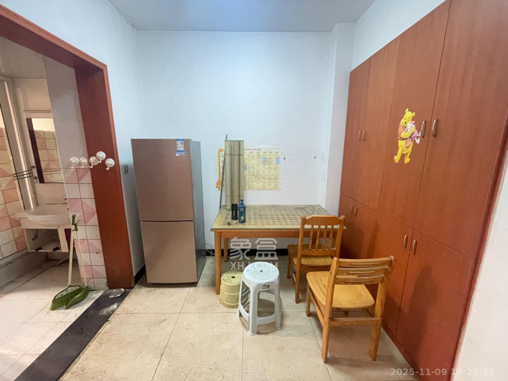 天城尚品 2室2厅1卫 1800.0元/月 天城尚品 2室2厅1卫 1800.0元/月室内图