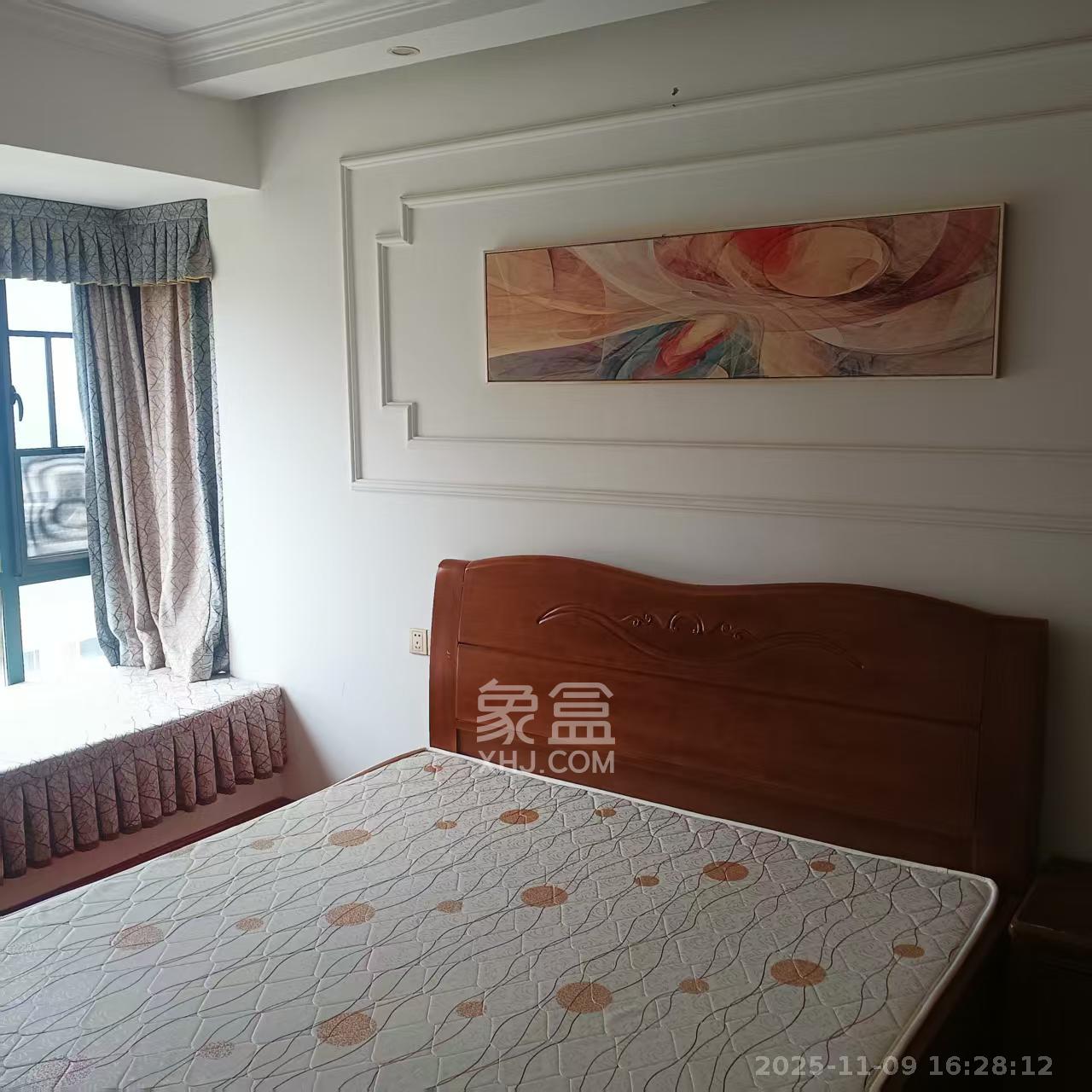 绿洲花园  3室2厅1卫    3000.0元/月室内图