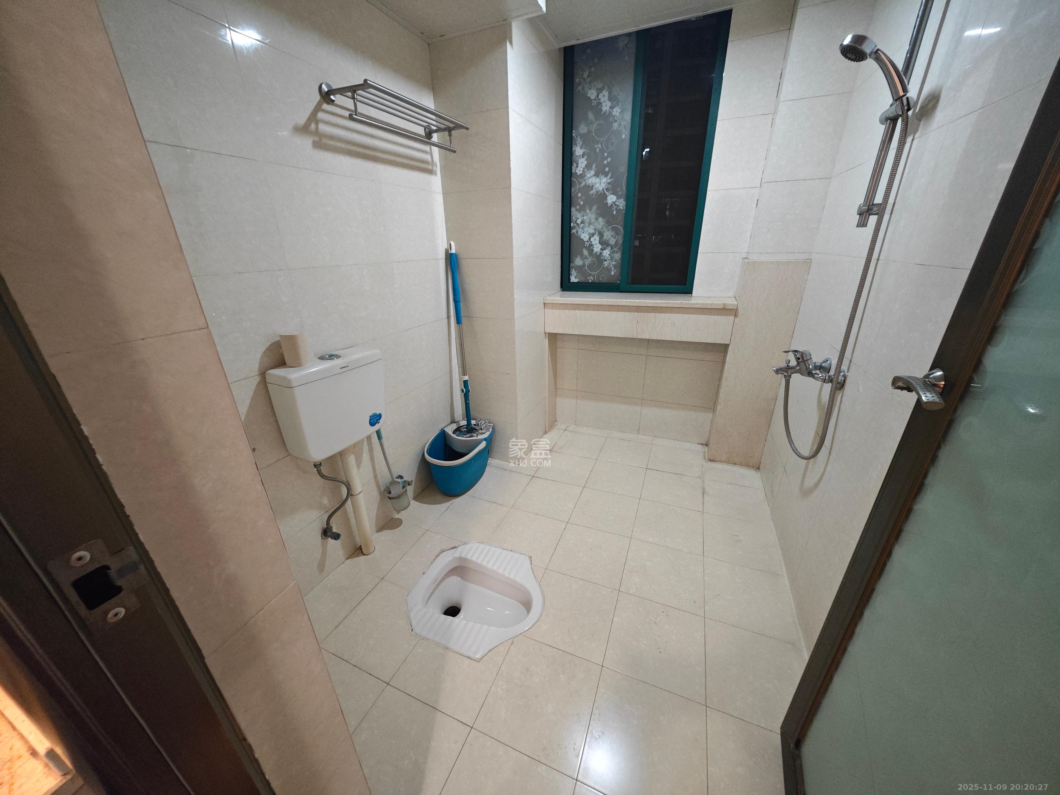 华盛世纪新城  3室2厅2卫    2600.0元/月室内图