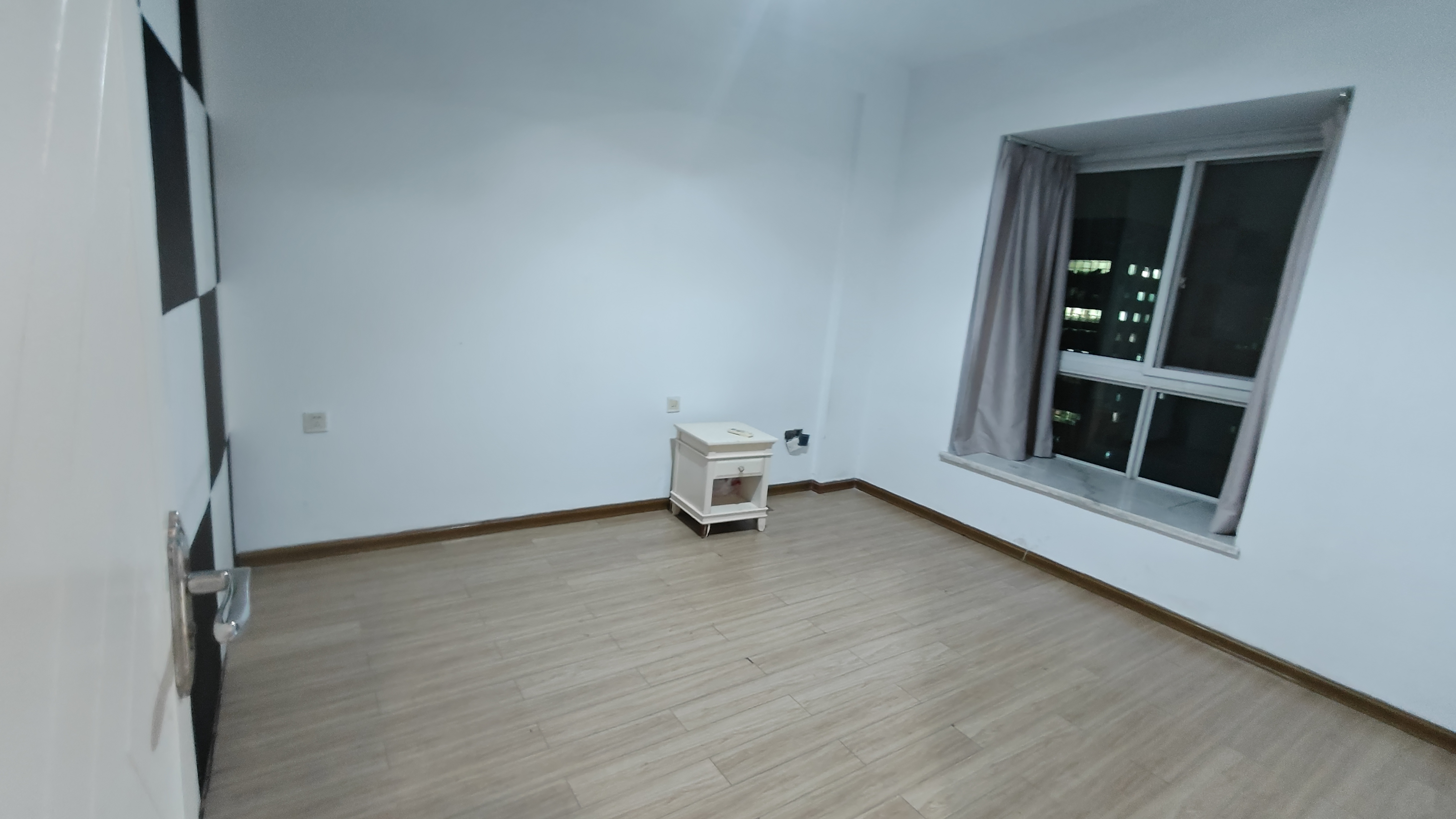 龙泉国际 4室2厅1卫 2200.0元/月 龙泉国际 4室2厅1卫 2200.0元/月室内图