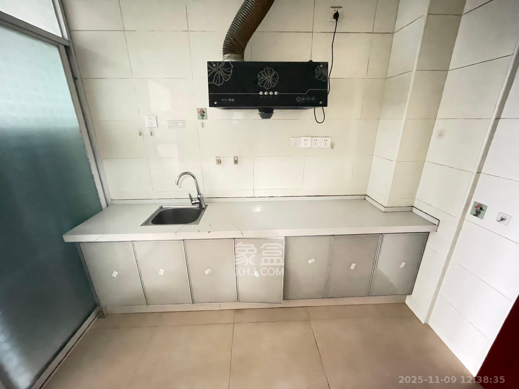 蝴蝶谷  1室1厅1卫    1000.0元/月室内图