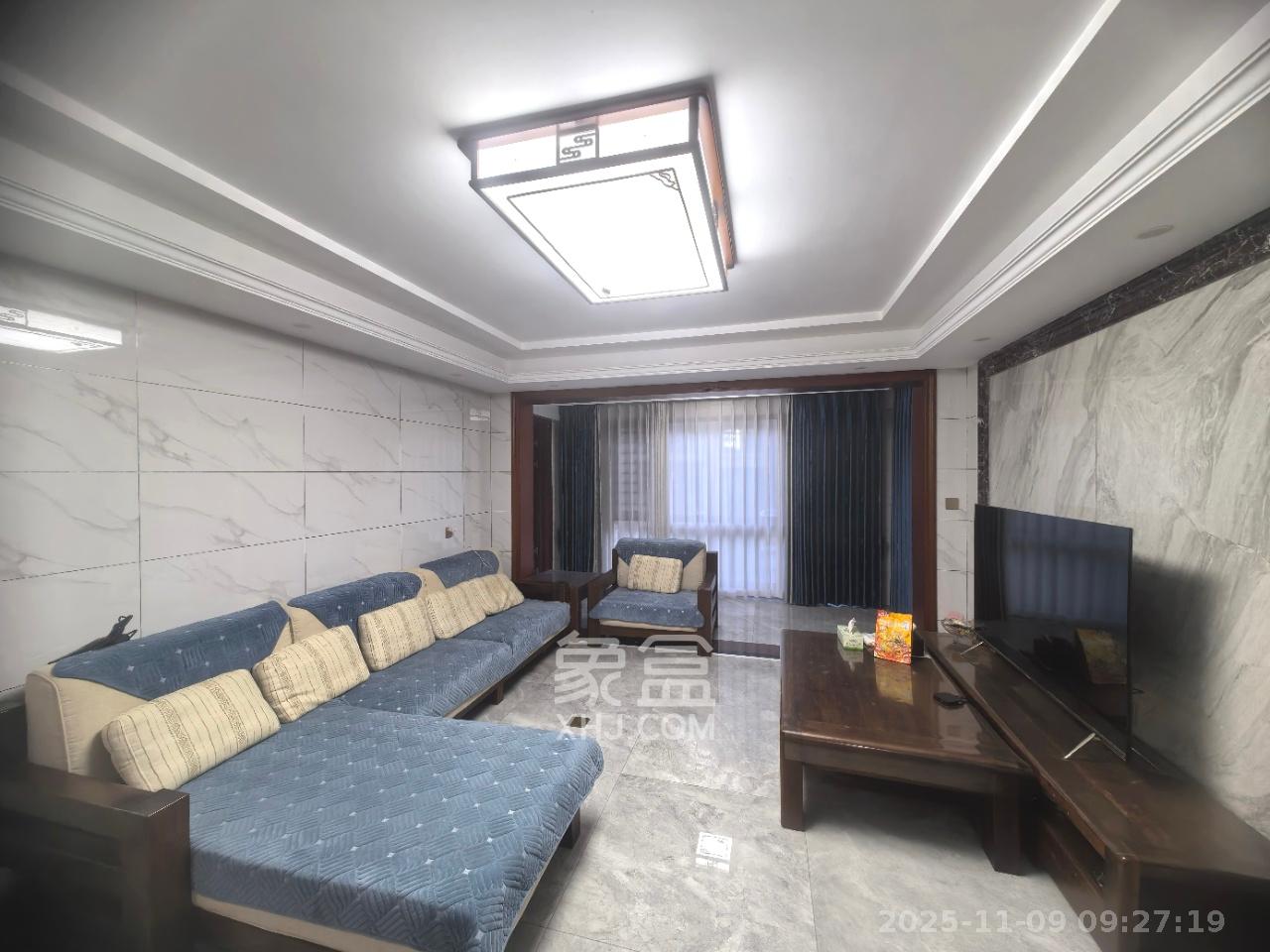 星湖湾二期洋房  4室2厅2卫    4200.0元/月室内图1